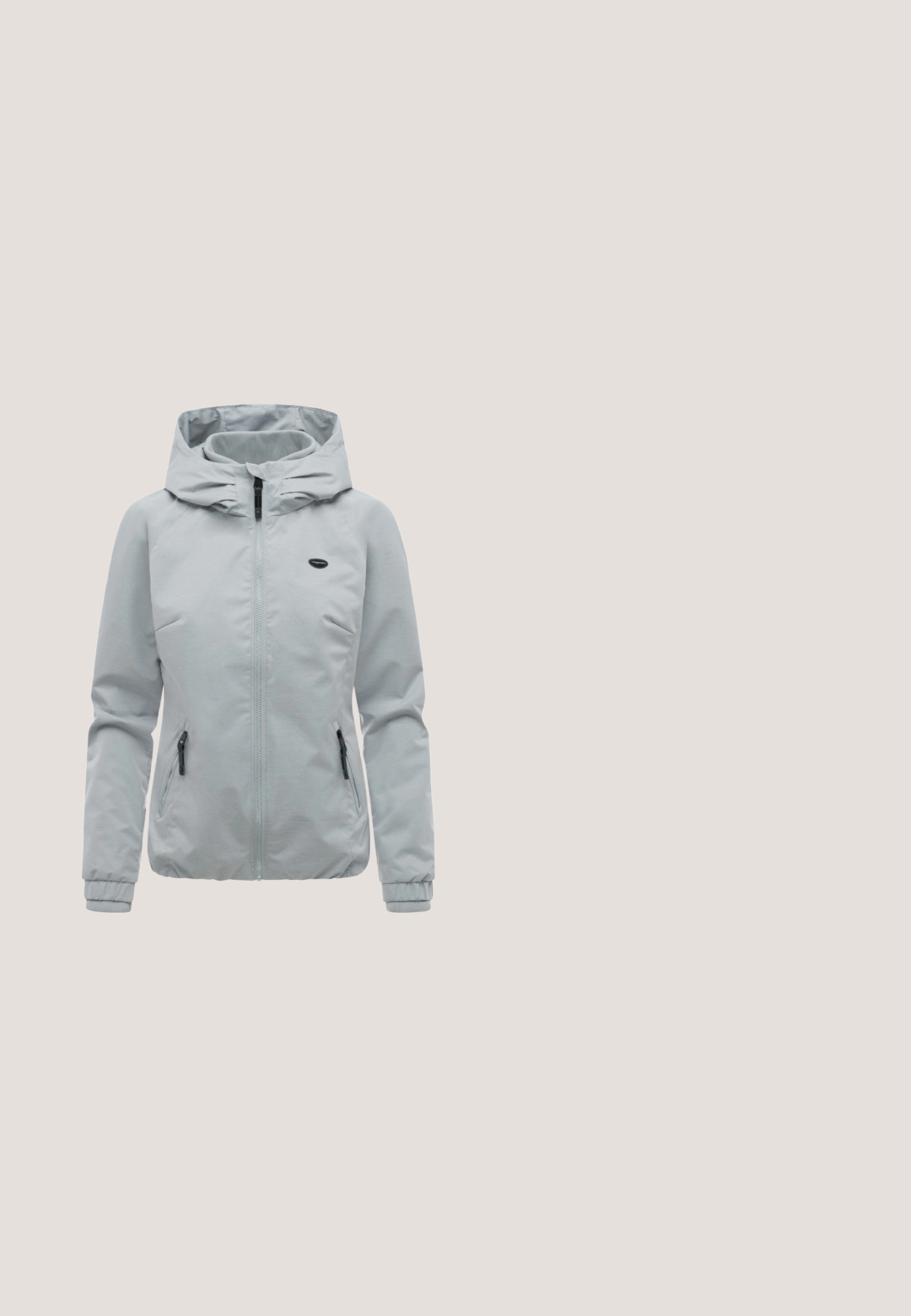 Lichtgrijze damesjas met capuchon, ritssluiting aan de voorkant, ritssluitingen op de zijzakken en geribde boorden.; Lichtgrijze hoodie met lange mouwen, hoge kraag, witte trekkoorden, kangoeroezak aan de voorkant en geribde boorden en zoom, weergegeven op een effen achtergrond.; Lange mouw lichtgrijze shirt gemaakt van zachte, textuurstof met een ronde halslijn en subtiele logo-detail op de borst.; Donkergrijze, hooggetailleerde slim-fit leggings met strakke naden en pijpen tot de enkel op een witte achtergrond.; Lichtpaarse sportschoen met een bovenwerk van mesh, textuurrijke accenten, dikke witte tussenzool en zwarte buitenzool met driehoekige uitsparingen voor grip.; Lichtgrijze schoudertas van zacht nylon. Beschikt over een brede hoof compartment met een rits, een lange verstelbare schouderriem en een logo-applicatie.