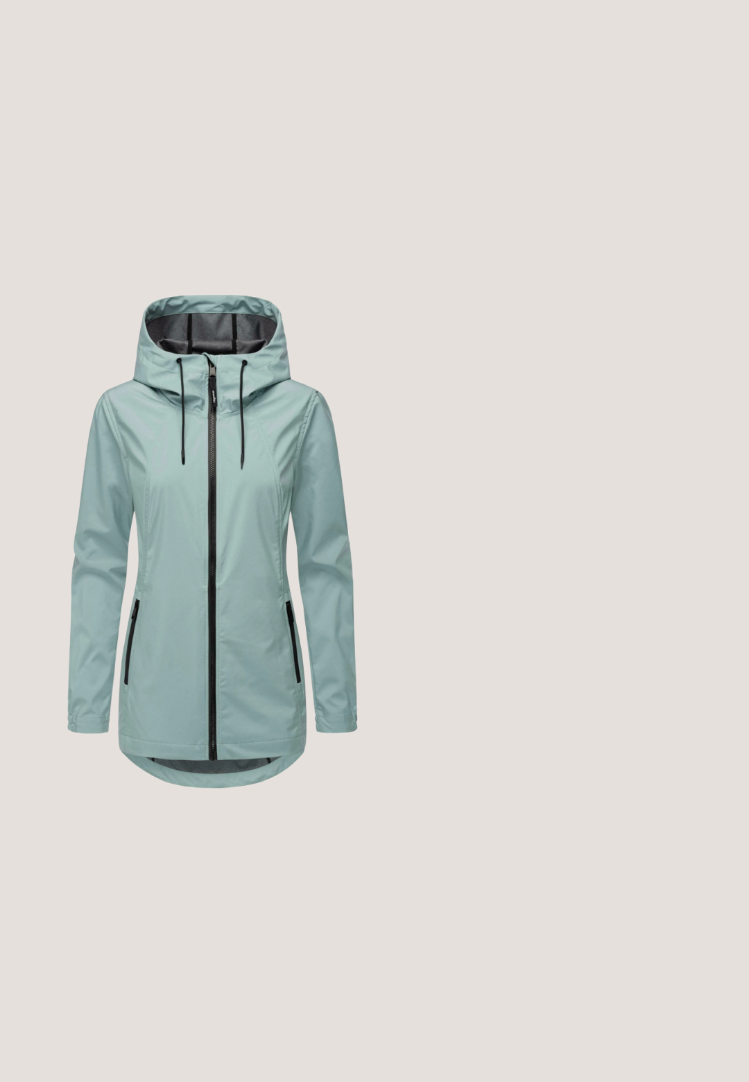 Lichtblauwe waterdichte jas met capuchon, voorzien van een rits aan de voorkant, twee zijzakken en zwarte accenten langs de rits en zakken.; Korte mouwen, lichtgroene t-shirt met een bloem- en halve maan grafiek. Zachte textuur met een relaxte pasvorm en omgerolde mouwen.; Skinny fit blauwe denim jeans met een vervaagde wassing, voorzien van vijf zakken, een knoopsluiting en subtiele stikseldetails langs de naden.; Multicolor sneaker met een combinatie van suede en metallic materialen. Het heeft een lichtblauwe, groene en grijze kleurenschema met een gestructureerd accent.; Grijze handtas met donkergrijze luipaardvlekken, brede handvatten en roze cursief "fritzi" logo aan de voorkant in het midden.; Zilveren ketting met ronde hanger. Hanger is versierd met multi-kleurige edelstenen in roze, paars en helder rondom een open midden. Ketting is delicaat.