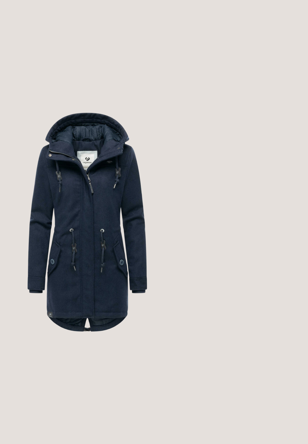 Marineblå parka med lynlås foran og hætte med snøre, der har store frontlommer, justerbar talje og ribbede manchetter.; Marineblå cardigan lavet af tekstureret strikstof, med V-hals, fem knapper foran og ribbede manchetter og kant.; Marineblå langærmet skjorte med hvide vandrette striber og rund halsudskæring, vist på en hvid baggrund.; Slanke jeans lavet af mørkeblå denim, med en mellemhøj talje, fem lommer og kontrasterende syninger. Glat tekstur med en let stræk.; Marineblå afslappet sneaker med beige snørebånd, hvide sidestriber, en lynlåsdetalje og en tyk brun rillede sål.; Marineblå nylon messenger-taske med klap, sølv lynlåslomme og justerbar rem. Har en spænde detalje foran.