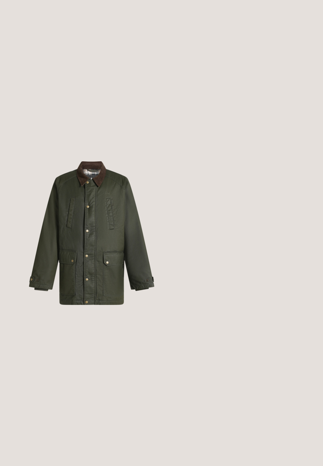 Chaqueta larga verde oscuro con cuello de pana marrón, cierre de botones, cuatro bolsillos y puños ajustables sobre fondo liso.; Jersey de rayas en zigzag verde y blanco, hecho de un material suave y esponjoso, con un cuello redondo y puños acanalados.; Camisa de algodón verde oliva con cierre de botones en la parte delantera, dos bolsillos frontales y mangas largas. Cuenta con un cuello puntiagudo y dobladillo redondeado.; Jeans de mezclilla azul oscuro con un corte recto, estilo de cinco bolsillos, cierre de cremallera y botón metálico. Presentan un ligero desgaste en los muslos.; Botas de ante marrón hasta el tobillo con puntera redonda, cordones en la parte delantera, ojales de metal y una suela de goma negra resistente con dibujos.; Bolso mensajero de tela verde con detalles de cuero marrón, tapa frontal, correa ajustable y cierre con cremallera en la parte superior. Presenta herrajes dorados.