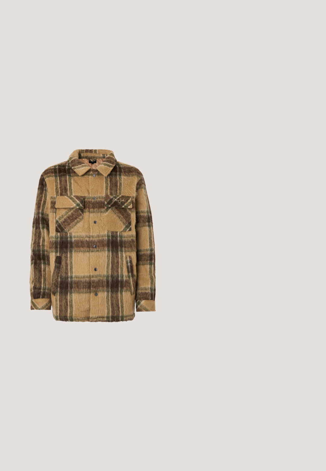 Sean John SCRIPT LOGO OVERSHIRT - Ελαφρύ μπουφάν - brown/dark brown; Κρέμας χρώματος πλεκτό πουλόβερ με σχέδιο καλωδίου, στρογγυλή λαιμόκοψη και ριμπ μανσέτες και στρίφωμα. Φτιαγμένο από μαλακό, υφασμένα ύφασμα.; Κρεμ μπλούζα 100% βαμβακερή με γραφικό σχέδιο ενός καφέ αρκούδου μέσα στο νερό, βουνών και δέντρων, με κείμενα "Αλάσκα" και "Η Τελευταία Σύνορα."; Ελαφρώς καφέ υφασμάτινα παντελόνια με κατ' ευθείαν γραμμή, διαθέτουν κλείσιμο με κουμπί και πλαϊνές τσέπες, με υφή ραμμάτων.; Καφέ μποτάκι από σουέντ με δύο οπές, χαμηλό τακούνι και ραμμένη σόλα σε απλό ανοιχτό γκρι φόντο.; Καρό καφέ και μπεζ μάλλινο κασκόλ με φουντίτσες στις άκρες και διακριτικό κεντητό κείμενο κοντά στο κάτω άκρο σε απλό φόντο.