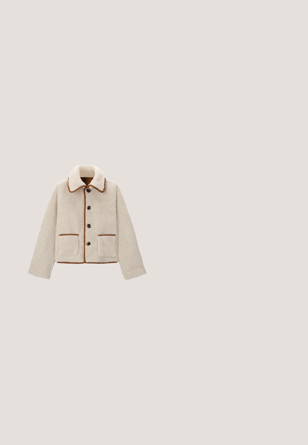Veste en fausse fourrure couleur crème avec des garnitures marron, dotée d'une fermeture par boutons, de deux poches à rabat et d'un col classique.; Cardigan en laine marron avec texture côtelée, col rond et six boutons en bois. Présente une étiquette de logo sur la partie gauche de la poitrine.; Tissu marron foncé avec un tissage fin et texturé, montrant des plis et des ombres subtils, indiquant un matériau doux et flexible.; Jean taille haute marron foncé à jambes larges avec fermeture à double bouton, poches avant et passants pour ceinture, présenté sur un fond blanc.; Bottine en suede marron, avec un bout arrondi, une texture douce et une semelle épaisse. Elle présente un discret détail de couture et une languette à l'arrière.; Sac fourre-tout en daim marron avec un design spacieux, une fermeture à cordon et deux longues poignées pour un transport facile. Texture douce sans motifs visibles.