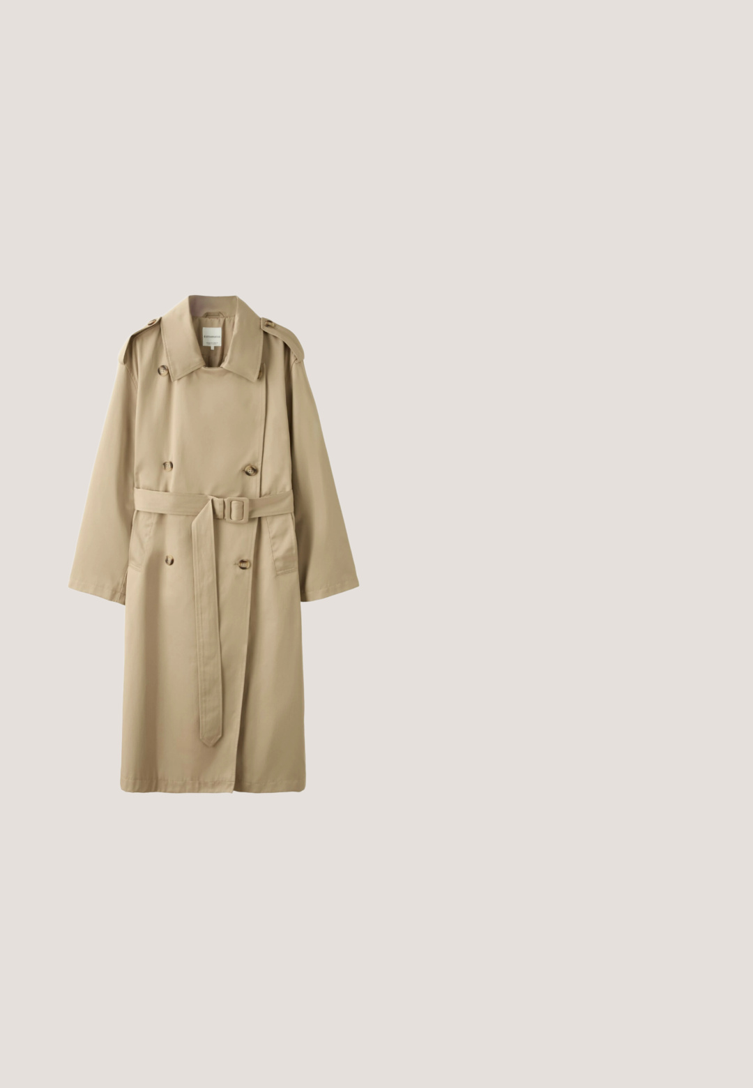 Beige dobbeltradet trenchcoat med brede revers, skulderstropper, knapdetaljer og et matchende bælte i taljen.; Stribet langærmet top i hvid og marineblå, med en bådudskæring og en afslappet pasform. Lavet af blødt bomuldsstof med syede kanter.; Lysblå denim brede ben jeans med høj talje, klassisk fem-lomme design og kontrasterende syninger. Uslebne kanter i bunden.; Sorte læder loafers med glat finish, afrundet tå og en dekorativ rem over fronten. Lav blokhælsdesign.; kate spade new york SPADE FLOWER BANDANA - Sjal / Tørklæder - open miscellaneous; Brun læderhåndtaske med en buet klap, top håndtag og justerbar skulderrem mod en ensfarvet baggrund.