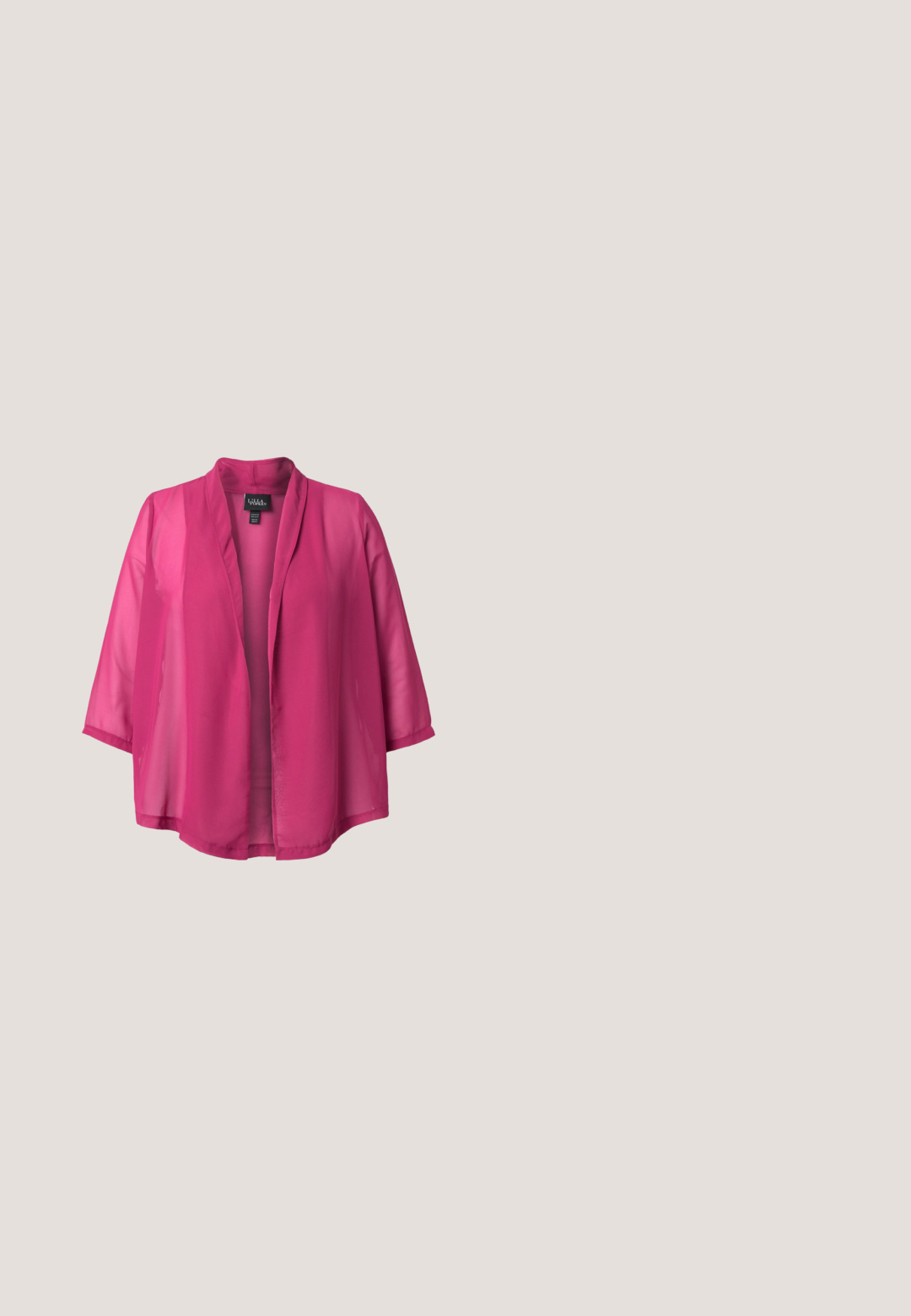 Offene fuchsia-rosafarbene transparente Strickjacke mit dreiviertel Ärmeln und lockerem Sitz, auf weißem Hintergrund dargestellt.; Blumenkleid mit Rüschen; in Pink- und Rottönen gehalten, mit verstellbaren Trägern und asymmetrischem Saum. Hergestellt aus einem glatten Stoff.; Rosa Wildleder-Pumps mit spitzer Zehenpartie, Knöchelriemen mit goldener Schnalle und strukturierter Oberseite auf einem zulaufenden Absatz.; QUAY AUSTRALIA COME THRU - Sonnenbrille - black/dusk poppy; Rosa Clutch-Tasche mit floralem Muster und strukturierter Oberfläche, goldfarbenen Metallteilen, Kettenhenkel und einem Verschluss. Weiches, mehrschichtiges Blütenblätter-Design.; Zarte doppellagige goldene Halskette mit gleichmäßig verteilten kleinen weißen Perlen auf schlichtem hellem Hintergrund.