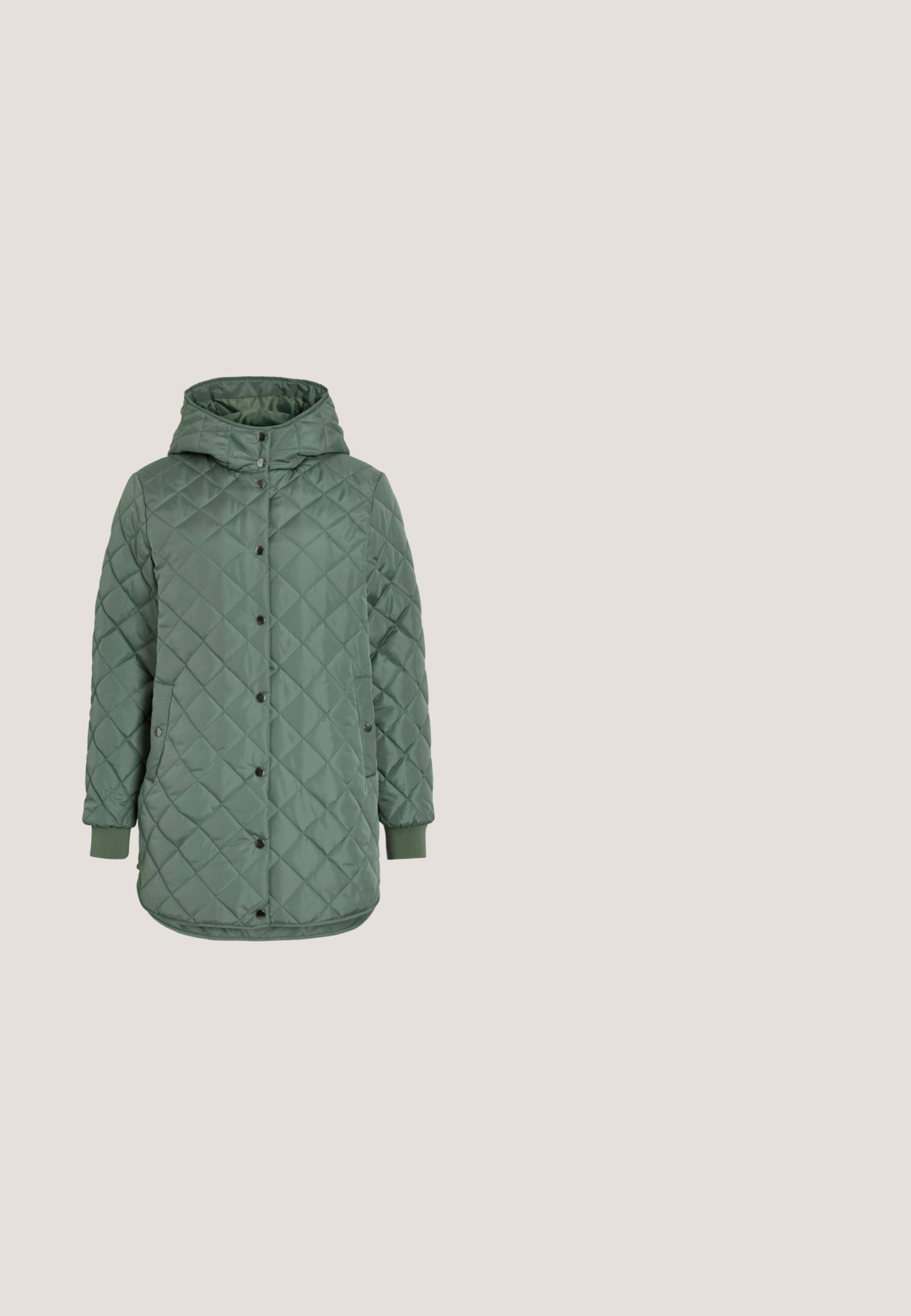 Gevoerde groene hooded jacket met drukknoopsluiting, geribbelde manchetten en twee zijzakken, ontworpen voor koud weer.; Langärmelig shirt met olijfgroene en witte horizontale strepen en een afgeronde halslijn.; Cream CRMELANIE - Flared Jeans - heavy washed green; Groene suède sneaker met roze accenten, afgeronde neus, plat veterontwerp, rubberen zool en twee horizontale strepen in lichtroze.; Lichtgroene leren handtas met een gebogen silhouet, een enkele verstelbare band, ritssluiting en een gladde textuur. Beschikt over subtiele stiksel details.; Set dunne gouden oorringen met klapsluitingen op een witte achtergrond.