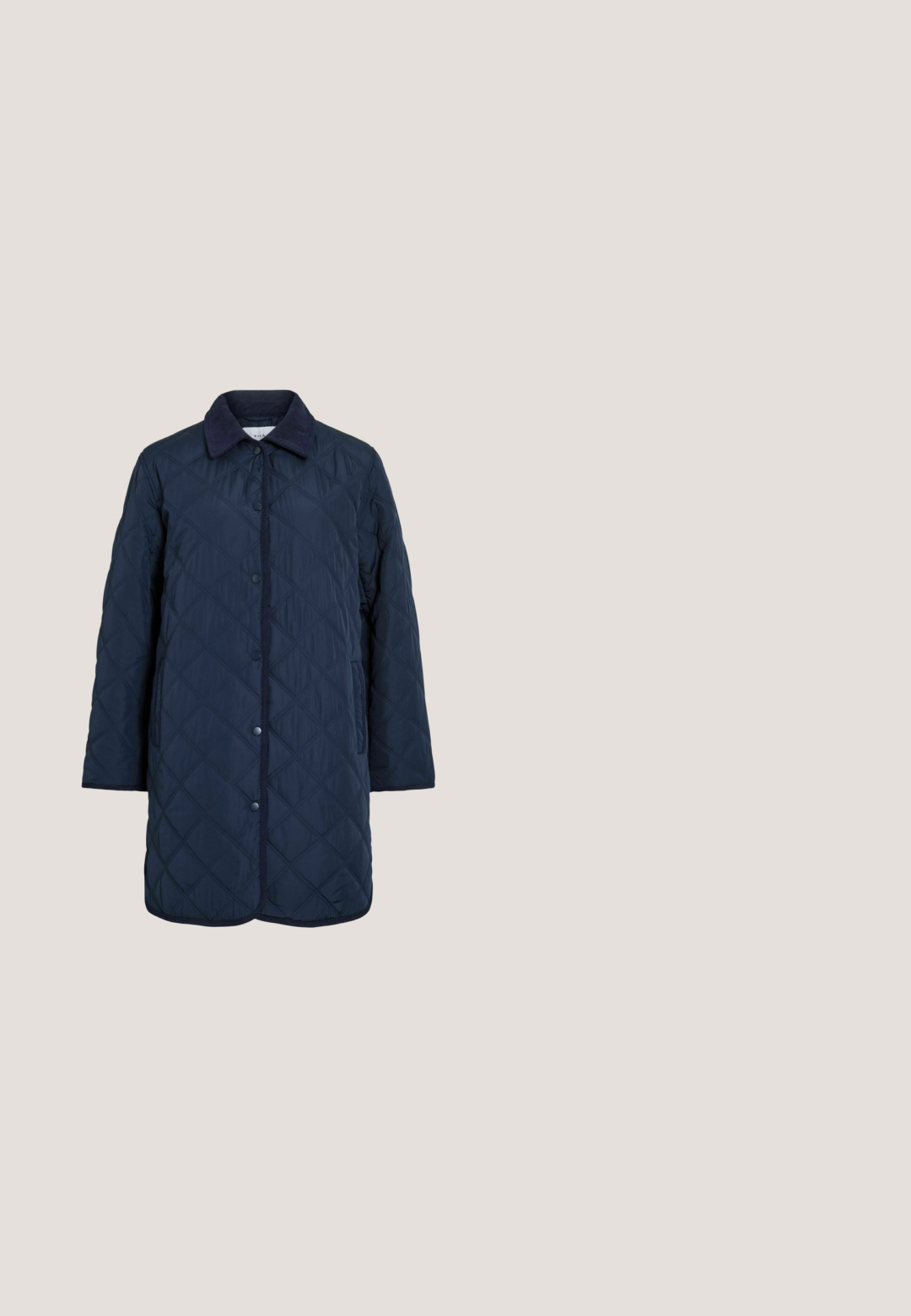 Abrigo acolchado azul marino con cuello tipo solapa, cierres a presión y bolsillos laterales. Presenta un patrón de diamantes y un ajuste ligeramente holgado.; Suéter azul de cuello en V, hecho de una suave tela de punto. Presenta mangas largas y un dobladillo acanalado. Diseño simple sin patrones o acentos adicionales.; Camisa de manga larga con botones, a rayas verticales azules y blancas, con bolsillo frontal en el pecho y cuello clásico, mostrada sobre fondo blanco.; Pantalones de pierna ancha azul marino con rayas verticales blancas, cierre de botón y cremallera, y trabillas para cinturón.; Zapatilla deportiva de ante azul claro con cordones blancos, dos franjas laterales blancas, talón acolchado blanco y suela de goma marrón.; BALAGAN ROFE NEW LOGO - Bandolera - dark blue