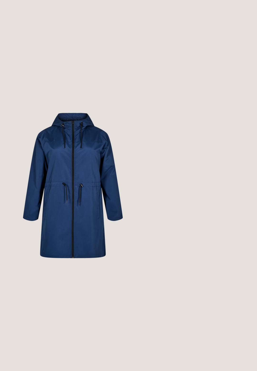 Zizzi FLASH - WASSERABWEISENDER  - Parka - black iris; Blauwe katoenen hoodie met koordsluiting, een voorzak in kangoeroestijl en geribde manchetten en zoom. Gladde textuur met een ontspannen pasvorm.; Gestreepte blauwe button-up shirt met een zak met de tekst "STUDIO UNTOLD", klassieke kraag en lange mouwen.; Zizzi Legging - surf the web; Witte sneaker met een bovenwerk van gladleer, lichtblauwe stofaccenten en geperforeerde neus voor ademend vermogen. Voorzien van witte veters en een vlakke rubberen zool.; Pepe Jeans Shopper - dazed blue