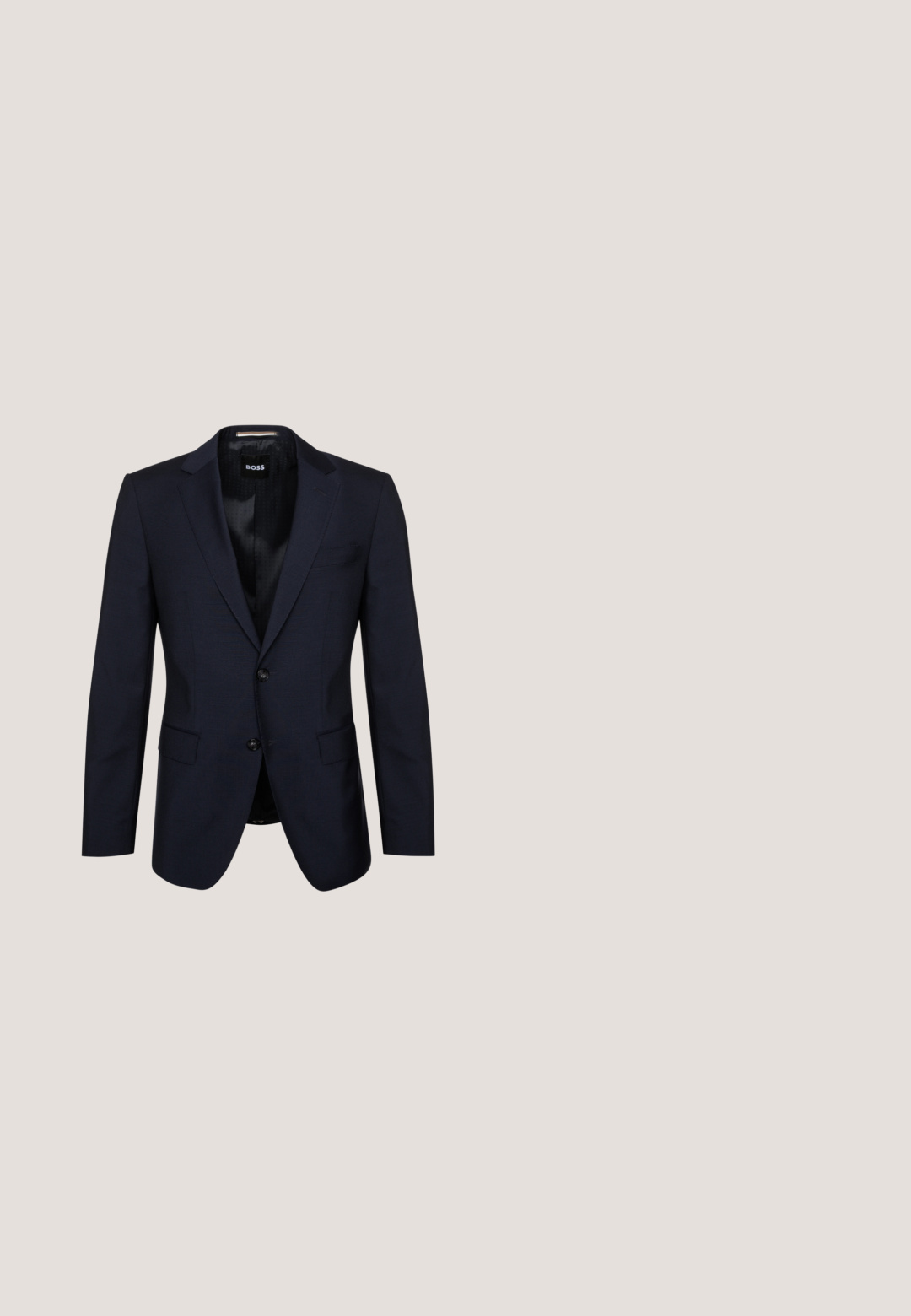 Marineblauwe blazer met gestructureerd ontwerp, enkelvoudige knoopsluiting aan de voorkant, sluiting met twee knopen en notch-revers. Bevat zijzakken en een gestructureerde voering.; Lichtblauwe, langslijpende overhemD met klassieke kraag, gemaakt van een soepele stof. Voorzien van witte knopen aan de voorkant en cuffs.; Navyblauwe op maat gemaakte broeken van soepel materiaal, met een slim fit, platte voorkant en twee zijzakken, met een subtiele glans.; Leren instapschoen voor heren in zwart suède met een glad leren riemdetail en lage hak, getoond in zijprofiel op een witte achtergrond.; Lichtblauw pochet met een zwart-wit bloemenpatroon en 'BOSS'-logo in de onderste hoek, gevouwen op een wit oppervlak.; Marine lederen riem met een gladde textuur, voorzien van een zilveren metalen gesp en een rode stiksels aan de rand.