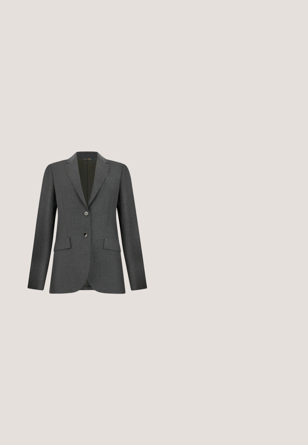 Grau Wollblazer mit zwei Knöpfen, Reverskragen, zwei Fronttaschen und einer Brusttasche. Glatte Textur und taillierte Passform.; Langärmliges, geripptes Oberteil in Dunkelgrau. Verfügt über einen runden Halsausschnitt und eine figurbetonte Silhouette. Hergestellt aus weichem, dehnbarem Material.; Graue weit geschnittene Hose aus strukturiertem Material mit hohem Taillenbund und Vorderfalten für einen maßgeschneiderten Look.; Braune Wildleder High Heels mit einer spitzen Zehenform und einer eleganten Silhouette. Die Schuhe verfügen über ein glänzendes schwarzes Innenfutter und einen schlanken Stiletto-Absatz.; Dunkelbraune Lederhandtasche mit strukturiertem Design, flachem Deckel mit Klappe, dekorativer Schnalle und zwei Griffen für vielseitige Verwendung.; Silberne Halskette mit einem kleinen, vierzackigen Stern-Anhänger, der einen zentralen Edelstein und dezente Verzierungen an den Zacken des Sterns aufweist.