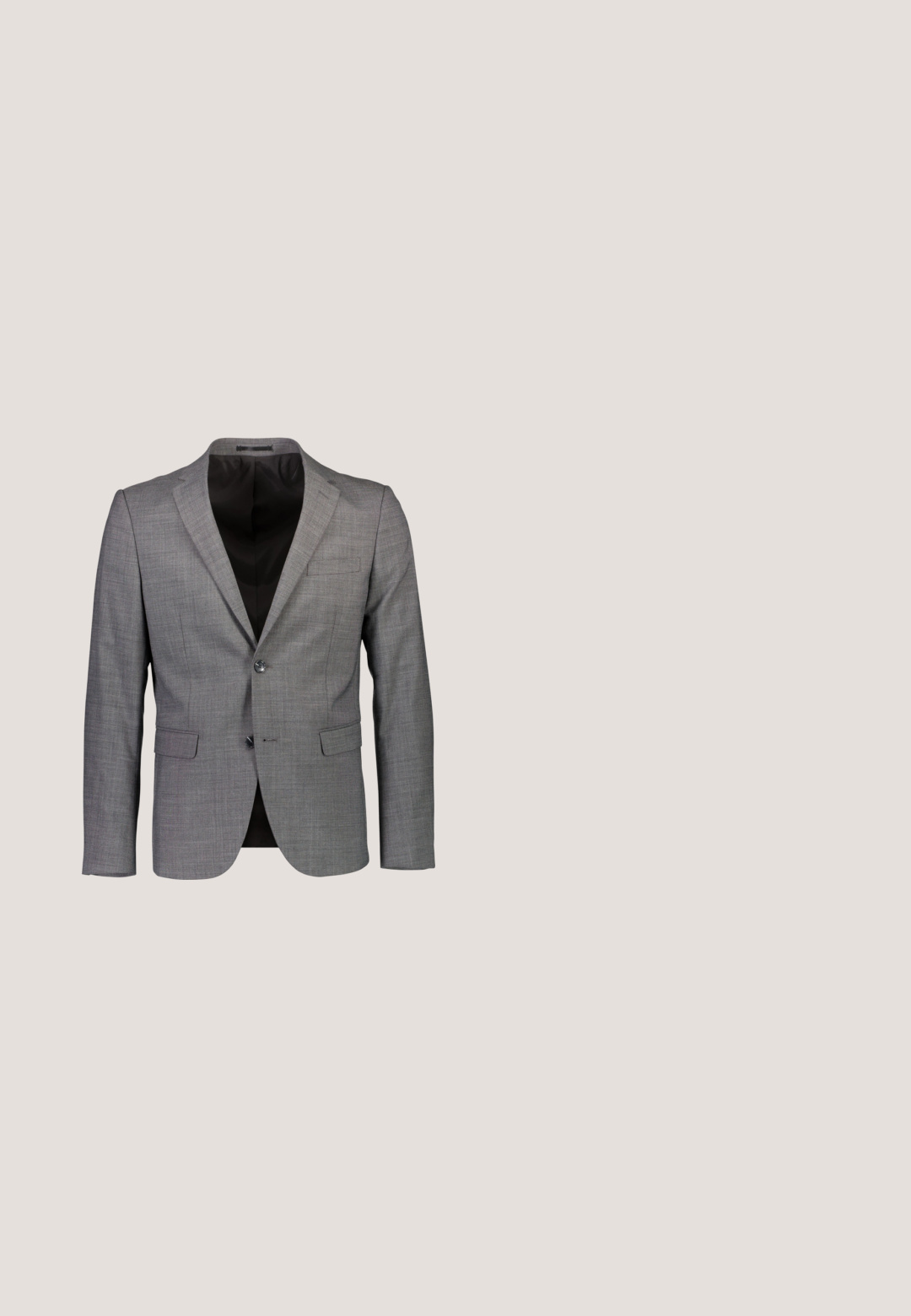 Grå blazer med tekstureret stof, enkeltknaplukning, flade klipper og to forlommer, med en kontrasterende sort foring.; Hvid langærmet skjorte lavet af glat stof med knaplukning foran, spidse kraver og buet kant. Bemærkelsesværdig knap med logo.; Sorte dressbukser med skræddersyet pasform, lige ben, bæltestropper og uden synlige mønstre eller pynt. Klassisk design.; Sort læder oxford sko med en glat finish, rund tå, diskret syning og en lille hæl. Har en bageste trækflap for nem påtagning.; Grå slips med et geometrisk mønster og hvide diamanter. Stoffet har en tekstureret finish og en standard lang slipsform.; Sort læderbælte med en glat overflade, der har en rektangulær metalspænde med mat finish og en række huller til justering.