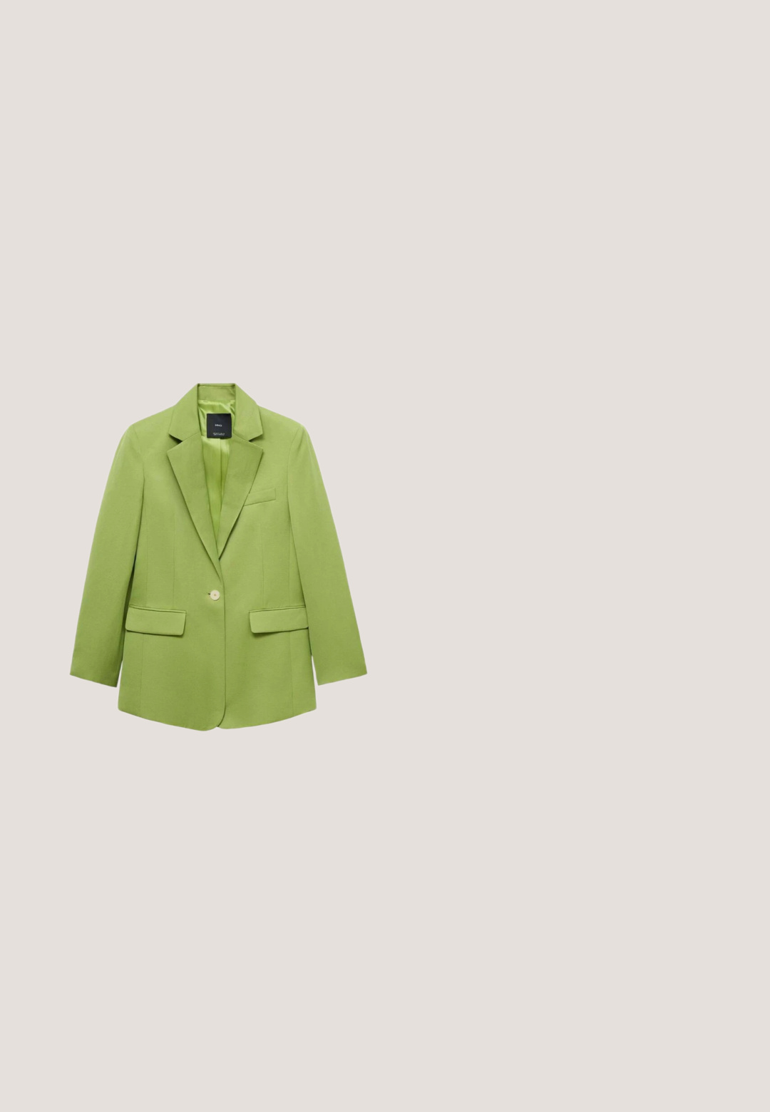 Groene blazer gemaakt van een katoenmix, met een notch-kragen, een enkele knoopsluiting en twee voorzakken. Glad van textuur.; Minimale jurk met lange mouwen in felgroene satijn, met een ronde keyhole-halslijn en side seam-details. Soepele textuur met een slanke silhouet.; Teal suède hoge hak pump met een spitse neus, gouden hardware accent en een vierkante blokhak met een gouden rand.; Donkergroene vierkante zonnebril met grijze verloopglazen en gouden decoratieve scharnieren op de pootjes, geplaatst op een witte achtergrond.; Groene leren schoudertas met gouden kettingriem, geperst geometrisch patroon en gouden "19 V 69 ITALIA" logo op de voorflap.; Gouden sieraden met hangende kettingen, versierd met blauwe en groene kralen en ronde kristallen accenten bovenaan.