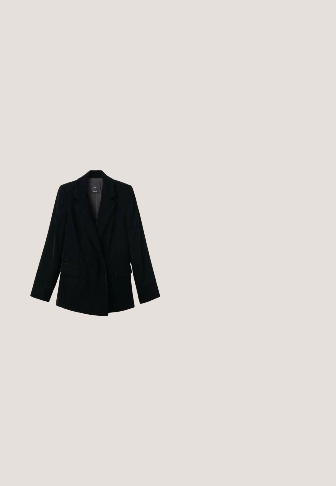 Sorte fløjl single-button blazer med notched lapels, to frontlommer med klap og lange ærmer, præsenteret på en hvid baggrund.; Sort asymmetrisk lang kjole med vide bukser og en sløjfe på skulderen.; Sort knæhøj støvle, glat lædermateriale, kraftig hæl, rund tå, tekstureret sål med greb, slankt design uden udsmykninger.; Sorte solbriller med en kantet katteøje-form, der har mørkt tonede linser. Guld logo detaljeret på stangen. Glat plastikramme.; Sort læderhandbag med fold-over design, guldhardware med et "V" logo og frynse detaljer. Justerbar rem inkluderet.; MYSTERYJOY BRACELET DIALE CŒUR - Armbånd - blanc