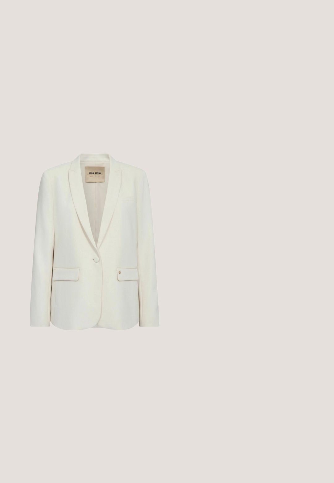 Weißes tailliertes Blazer mit Reverskragen, Single-Button-Verschluss, zwei Fronttaschen und dezenter Paspelierung an den Kanten. Glatte Stofftextur.; Bluse in Cremefarben mit V-Ausschnitt, kurzen Ärmeln, sanft gerafften Schulternähten und lockerem Sitz, gefertigt aus weichem, glattem Stoff.; Weiße weit geschnittene Hose aus einem leichten Stoff, mit einem elastischen Taillenbund und Kordelzug sowie zwei Seitentaschen.; Weiße Ledersneaker mit runder Zehenpartie, strukturiertem profiliertem Sohlen und tonalen Schnürsenkeln. Verfügt über ein dezentes Logo und eine glatte Oberfläche.; Cat-Eye-Sonnenbrille mit einem braunen Schildpatt-Rahmen, silberner Hardware und Verlaufsgläsern. Verfügt über eine markante, kantige Form und dicke Bügel.; Beige Lederhandtasche mit glatter Textur, Reißverschluss, abnehmbarem Schulterriemen und geprägtem "VALENTINO"-Logo auf der Vorderseite. Rechteckige Form.