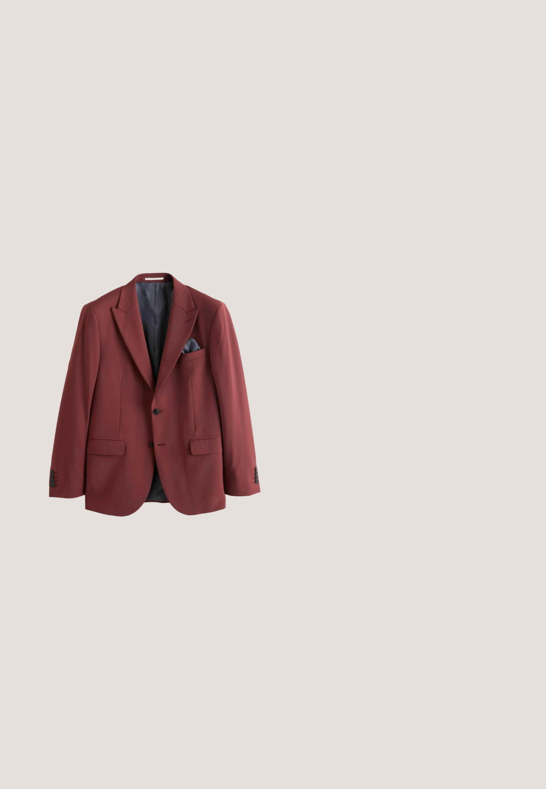 Vinrød blazer med hakkede revers, to forlommer, enkeltknaplukning og en grå satinforing. Detaljeret med sorte knapaccenter.; Kortærmet skjorte med knapper i afdæmpet lilla med lyserøde bølgede lodrette striber og en camp-krave.; Brune herre bukser med lige ben, forrest med knap, bæltestropper og et rent, skræddersyet finish.; Brune lædersko til mænd med en glat finish, rund tå og snørebånd. Har en robust sort gummisål med godt greb.; Sorte solbriller med rektangulær form, mørke linser, blanke plastisk rammer og metalaccenter på stængerne.; Mørkebrun læderbælte med sølv rektangulært spænde og to bæltestropper, lagt fladt med spids ende synlig.