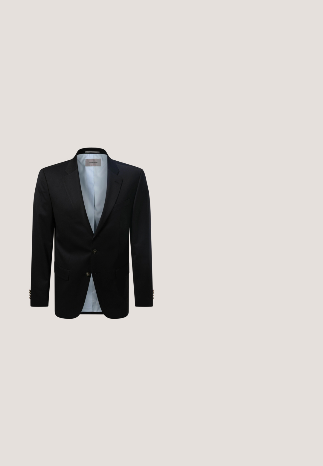 Zwarte blazer van gladde stof, met een lichtblauwe voering, twee voorkruisen, en gouden accentknopen op de manchetten.; Zwarte lange mouwen pullover met een v-hals en opgerolde kraag. Gemaakt van een gladde gebreide stof met geribbelde manchetten en zoom. Geen patronen of accenten.; Paarse, gestreepte broek met rechte pijpen, een getailleerd ontwerp en voorzakken. Gemaakt van lichtgewicht stof, met riemlussen en een krijtstreep aan de voorkant.; Zwarte leren schoenen met brogue-details, ronde neus, vetersluiting en een lage hak met een gestructureerde zool.; Donkergroene stropdas met een subtiel klein pied-de-poulemotief, plat weergegeven op een witte achtergrond.; Zwarte leren riem met een zilverkleurige rechthoekige metalen gesp en een enkele lus om vast te maken.