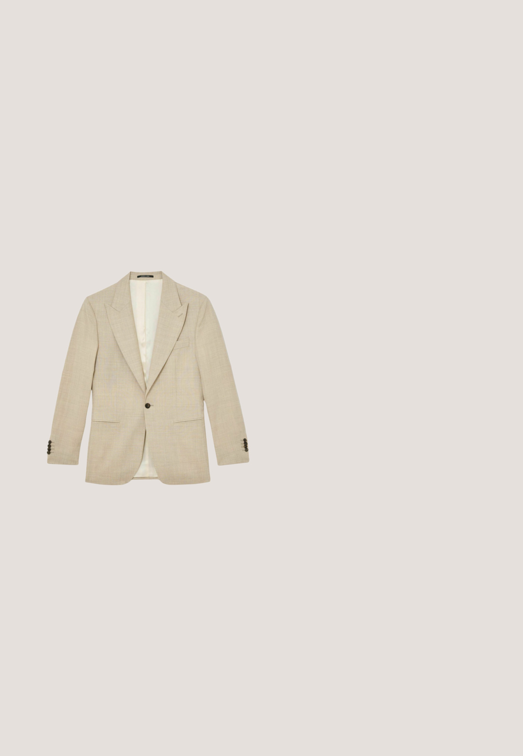 Beiger Herrenblazer mit einem Knopf, mit Kerbklappen, zwei Fronttaschen und vier Knöpfen an den Manschetten, dargestellt auf weißem Hintergrund.; Beiger Langarmpullover mit Rundhalsausschnitt aus weichem Strickstoff, mit gerippten Bündchen und Saum, für Herren entworfen.; Grau formelle Hose mit vorderen Falten, Seitentaschen, Gürtelschlaufen und Knopfverschluss an der Taille vor weißem Hintergrund.; Dunkelbraune Lederloafers mit abgerundeter Spitze, erhobenem Steppdetail und leichtem Absatz. Glatte Textur und klassisches Design.; Silberner Edelstahl-Armbanduhr mit weißem strukturiertem Zifferblatt, schwarzem Lederarmband und blauem Teilzifferblatt. Besitzt Zeiger und Markierungen für Stunde und Minute.; Brauner Ledergürtel mit glatter Oberfläche, silberner Metallschnalle und einer Halteschlaufe. Besitzt ein schlichtes Design ohne Muster oder Akzente.