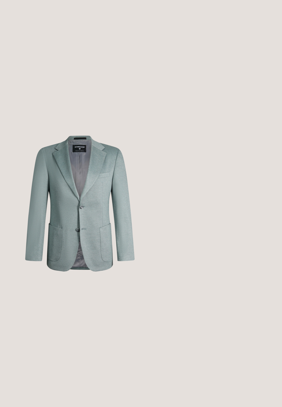 Lichtgroene herenblazer met twee knopen aan de voorkant, inkeping revers, twee opgestikte zakken en merkvoering aan de binnenkant.; Langarmshirt van lichtgroene stof, met een button-down kraag, knopen aan de voorkant en een subtiel logo op de borst.; Donkergrijze slim-fit jeans met steekzakken aan de voorkant en knoopsluiting, met subtiele vervaging langs de dijen en knieën.; Grijze BOSS sneaker met witte zool, met veters, drijvend binnenshuis tegen een glasblokmuur en gepolierde betonnen vloer.; Zwarte rechthoekige crossbodytas met een voorvak met rits en een verstelbare schouderband, voorzien van het BOSS-logo.; Donkergrijze suède riem met een zwarte rechthoekige gesp, opgerold met het uiteinde gedeeltelijk opgeheven op een effen lichte achtergrond.