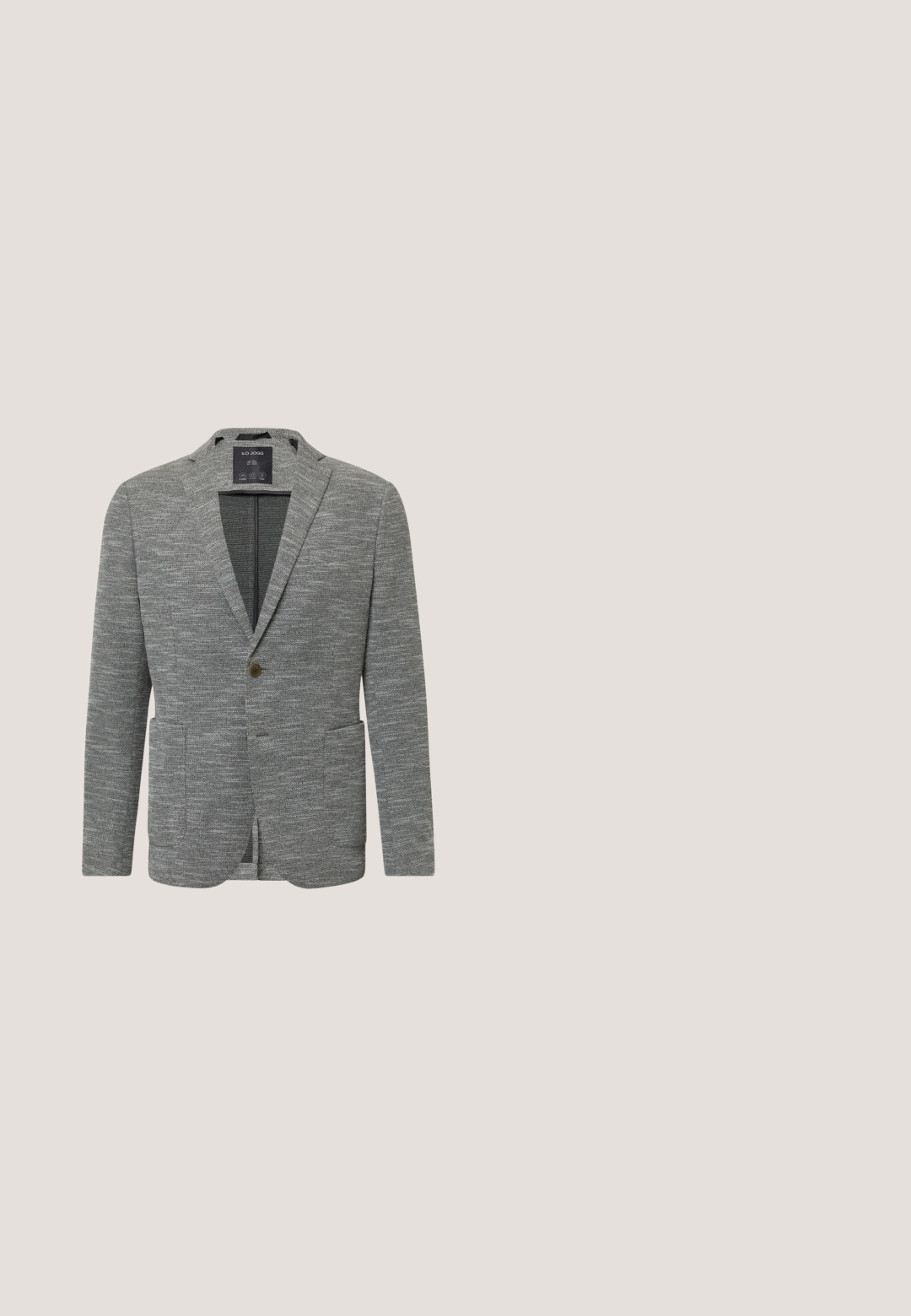Grijze gestructureerde blazer met notch-lapels, sluiting met één bruine knop, twee voorzakken en een geventileerd rugontwerp.; Heren slim-fit grijs overhemd met lange mouwen, knoopsluiting aan de voorkant en een klassieke kraag, op een witte achtergrond.; Grijze op maat gemaakte broeken met een gladde textuur, rechte pijpen, sluiting met één knop en voorzakken. Geen zichtbare patronen of accenten.; Zwarte leren oxford schoen met een gladde textuur, spitse neus en vijf ogen voor veters. Heeft een lage hak en een minimalistisch ontwerp.; Zwarte leren aktetas met een gestructureerde afwerking, dubbele handgrepen bovenaan, verstelbare schouderband en zilveren ritsdetails aan de voorkant.; Zwarte leren riem met een gestructureerde textuur, voorzien van een rechthoekige metalen gesp, gladde randen en meerdere perforaties voor aanpassing.