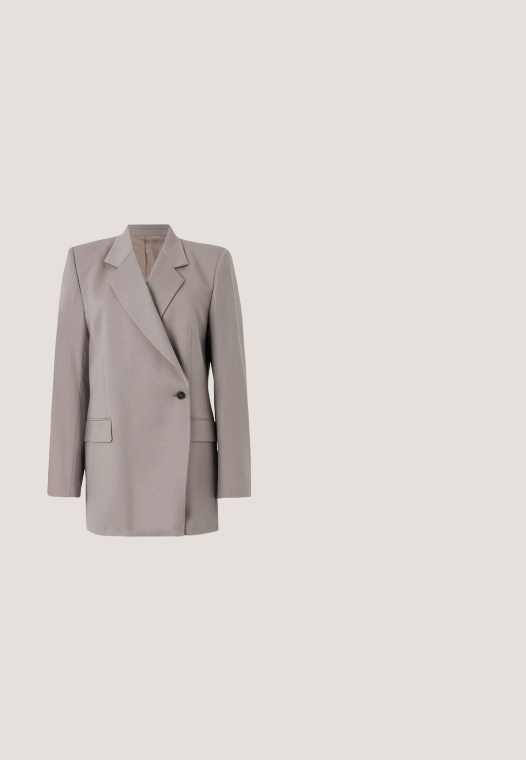 Tiger of Sweden ELIWIRAA - Blazer - mole; Losse korte mouwen, lichtcrème blouse met ronde hals en opgerolde manchetten, plat uitgespreid op een witte achtergrond.; Grijze wijde pantalon met een geplooid front, gemaakt van een gladde stof. Heeft een platte tailleband met riemlussen en zijzakken.; Lichtgrijze top met korte mouwen, donkere wijde broekspijpen en zwarte loafers. Soepele stof, ontspannen pasvorm en contrasterende bies op het shirt.; Beige leren shopper met twee handvatten en een centraal gouden slotdetail, rechtopstaand op een witte achtergrond.; Gouden metalen armband met een gladde, gepolijste afwerking. Heeft een eenvoudig, dun ontwerp met twee overlappende ronde vormen.