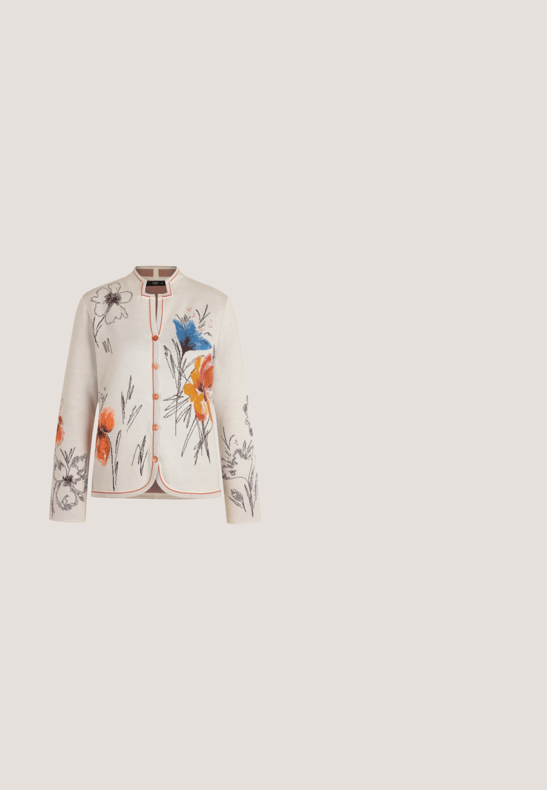 Kremfarvet cardigan med blomsterdesign i blå, orange og sort. Har rund halsudskæring, knaplukning foran og kontrastsyninger langs kanterne.; Ermeløs top i off-white med en tekstureret satinoverflade. V-halsdesign med blondekant ved kanten og subtile frynser.; Bordeaux, knælang nederdel lavet af glat stof med lige snit og subtil glans. Har høj talje og ingen synlige lukninger.; Brun læder kilehæl sandal med krydsede remme, ankelspænde med "MK"-logo og flettet tekstureret plateauhæl.; Brun læder håndtaske med top-håndtag, klaplukning, gylden cirkulær spænde og aftagelig skulderrem på hvid baggrund.; Guldtonet halskæde med et tyndt, slankt kædedesign og en glat overflade. Inkluderer en spænde og justerbar længde med en lille perleaccent.