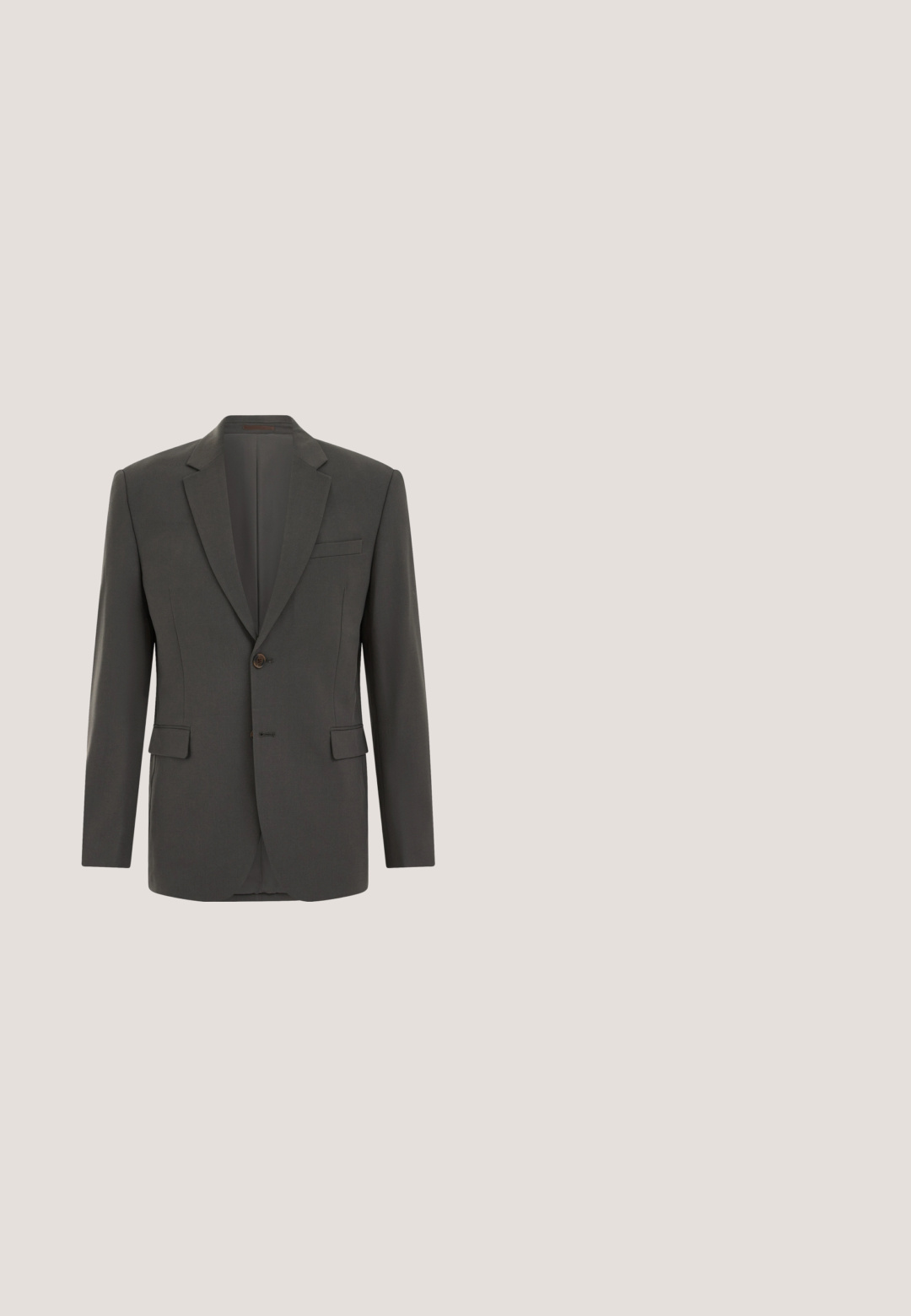 Donkergrijze blazer van gladde stof, met een enkele knoopsluiting, notch revers en twee voorkeurszakken. Strak, op maat gemaakt ontwerp.; Witte overhemd met lange mouwen, zwarte verticale strepen, knoopsluiting kraag, enkele borstzak en contrasterende gestreepte manchetten.; Heren donkergrijze tailored pantalon met een subtiel ruitpatroon, slim fit en opgerolde boorden. Gemaakt van geweven stof met een gladde textuur.; Zwarte leren oxford schoen met geperforeerde brogue-details, ronde neus en een bruine gestapelde hak. Veters zijn door vijf oogjes geregen.; Zwarte aktetas van getextureerd leer met een handvat aan de bovenkant, een verstelbare schouderriem, twee gespsluitingen en een aangehecht rechthoekig label.; Tanteren leren riem in donkergrijs met een gladde afwerking. Voorzien van een zilveren metalen gesp en meerdere gaatjes voor verstelbare maat.