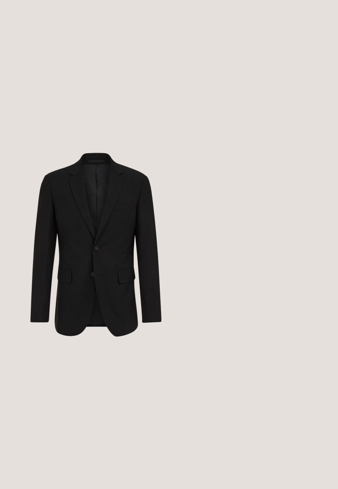 Schwarze formelle Anzugsjacke mit zwei Knöpfen, Revers mit Kerbe und Pattentaschen, dargestellt auf weißem Hintergrund.; Schwarzes Langarmshirt aus glattem Stoff, mit Knopfkragen und Knöpfen an der Vorderseite, im minimalistischen Design und ohne Muster.; Schwarze maßgeschneiderte Hose mit geradem Bein, ausgestattet mit zwei seitlichen Taschen und vorderen Falten für Struktur, aus glattem Stoff gefertigt.; Schwarze Lederloafer mit runder Spitze, gesteppten Details und einer Plattform aus Gummi. Verfügt über einen dekorativen Riemen über dem Vorderblatt.; Schwarze Fliege aus strukturiertem gewebtem Stoff mit einem dezenten Muster, einem zentralen Knoten und zulaufenden Enden.; Schwarzer Leder-Gürtel mit glatter Textur, ausgestattet mit einer silbernen rechteckigen Schnalle und doppeltem Zinken-Detail. Klassisches und vielseitiges Design.