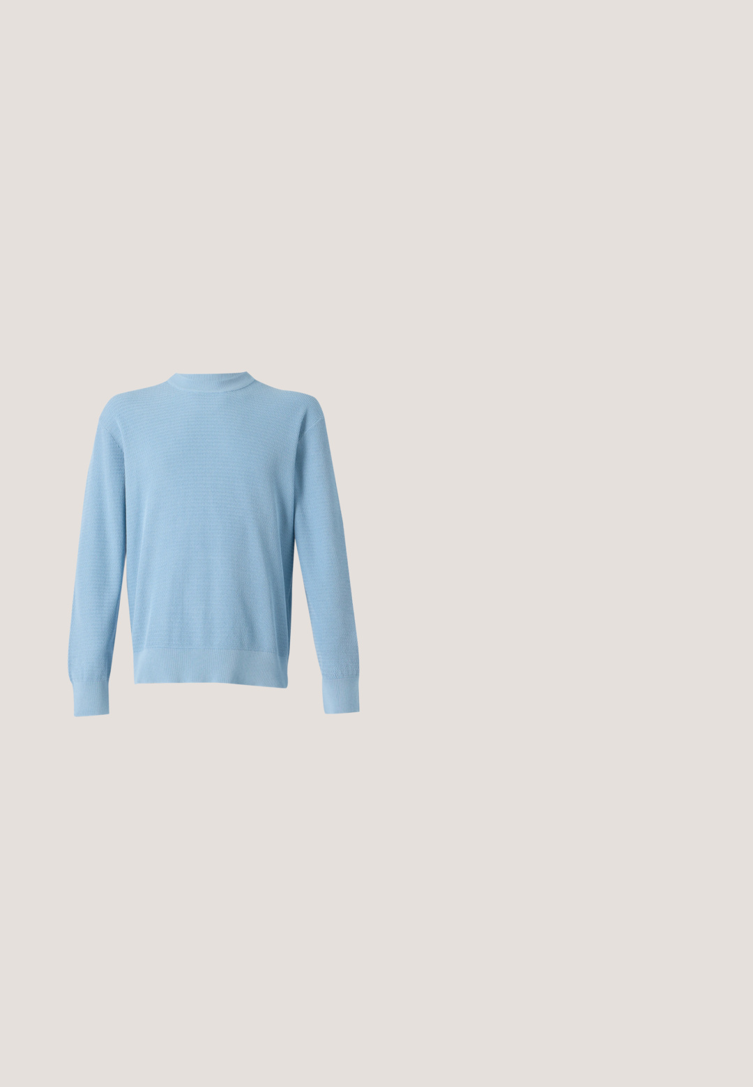 Pull tricoté bleu clair à manches longues, avec un motif texturé subtil, des poignets, un ourlet côtelé et un col rond haut.; Chemise à rayures en gris clair et blanc, avec un col classique et des manches longues avec des détails aux poignets. Texture de tissu douce.; Chinos noirs à coupe droite, fabriqués en mélange de coton lisse, avec passants pour ceinture et fermeture avant par bouton.; Chaussures en cuir noir avec une finition lisse, bout arrondi et coutures décoratives. Elles possèdent une semelle en caoutchouc avec des rainures de traction et un laçage.; Collier de perles blanches avec des intercalaires en strass argentés et un fermoir chaîne en argent, présenté sur un fond clair uni.; Ceinture en cuir noir avec une boucle en métal noir mat, présentant une texture lisse et un design simple. Longueur réglable avec une extrémité effilée.