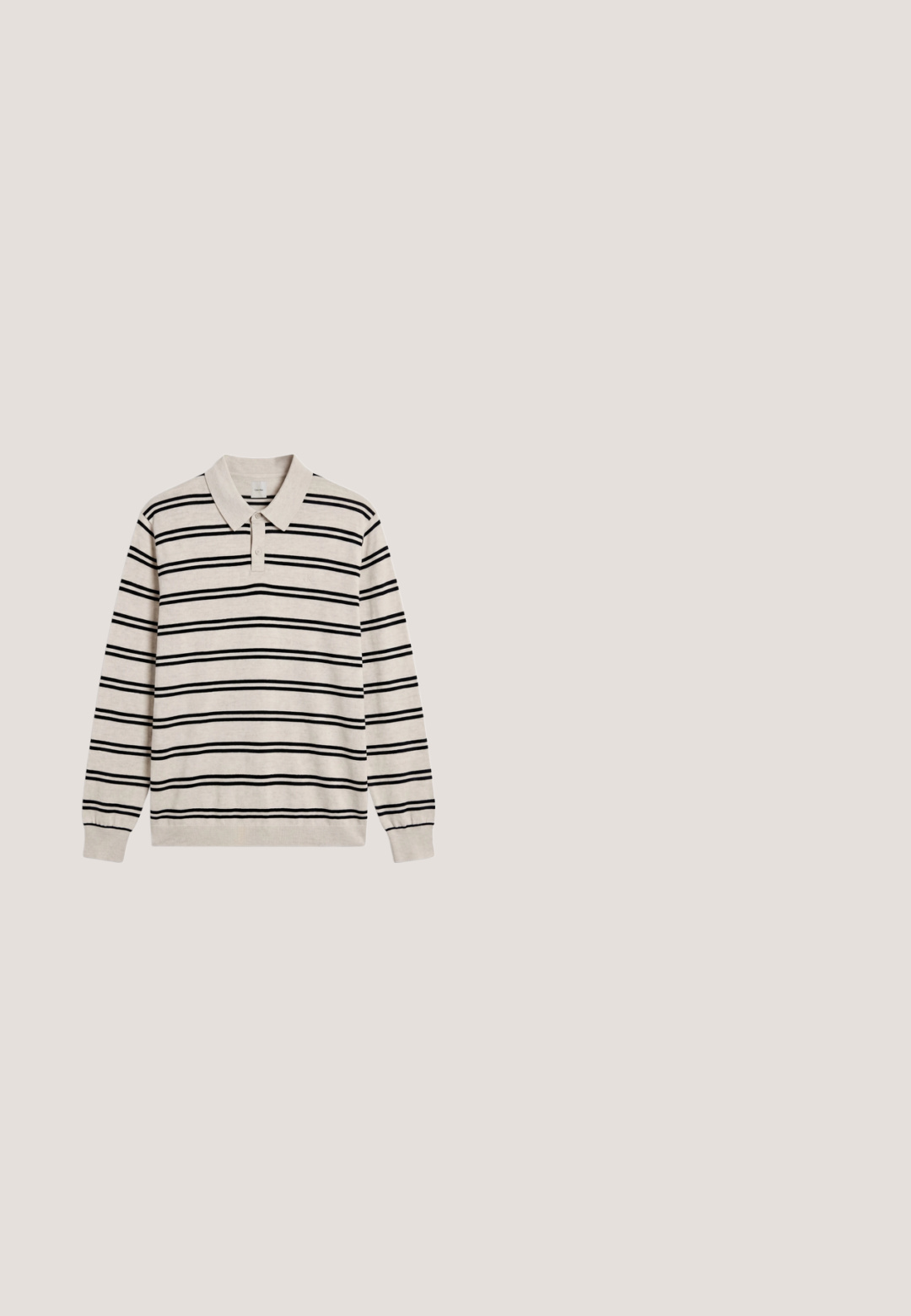 Beige poloshirt met lange mouwen, zwarte horizontale strepen en een geknoopte kraag, platgelegd op een witte achtergrond.; Donkerbruin leren overhemdjack met een spitse kraag, een voorkeursluiting met knopen en een borstzak. Heeft een gladde textuur en zichtbare stiksels.; Khaki shorts van linnen, met een verstelbare tailleband, zijzakken en een comfortabele pasvorm met een gladde textuur.; Zwarte leren Chelsea-boot met elastisch zijpaneel, trek-lussen voor- en achteraan, en een getextureerde zool op een lichte achtergrond.; BOSS Zonnebril - black; Zwarte schoudertas van gestructureerd synthetisch materiaal, met zilverkleurige hardware, verstelbare schouderband, een logo plaat aan de voorkant en een ritsluiting.