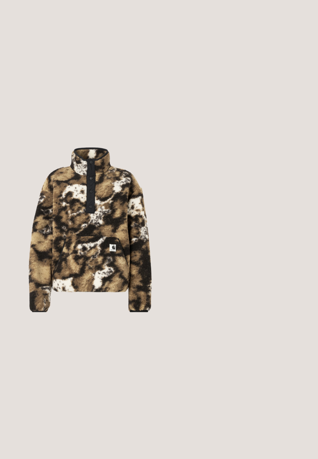 Fleece pullover i brun, sort og creme med en kvart lynlås, fire sort knaplukninger, frontlomme og logo patch på venstre nederste.; Cremefarvet langærmet turtleneck bluse med orange horisontale striber og et palmetræsgrafik i mørkebrune nuancer på venstre bryst. Blødt stof.; Sorte letvægtsbukser med elastisk talje og justerbart bælte. Har tapered ben og forstærkede knæpaneler for holdbarhed.; Beige højtop sneaker med stribede snørrebånd og tyk brun sål med rillet overflade, vist fra siden på en simpel hvid baggrund.; Sort og brun skuldertaske med blomstret print, justerbar rem og lynlåslukning, mærket med "marimekko" ved øverste kant.; Sølv hoop øreringe med en poleret finish, der har en simpel rund form og en post-baglukning for sikker bæring.