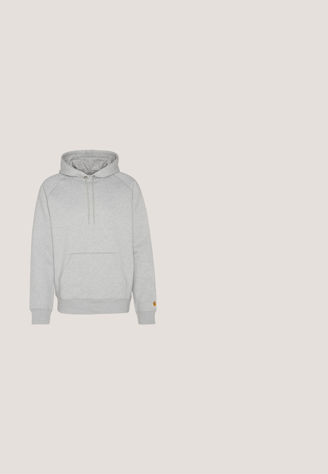 Grå hættetrøje med kængurulomme, ribbede manchetter og kant, med et logo-patch på venstre ærme. Blød stoftekstur.; Hvid kortærmet crewneck T-shirt lagt fladt ud, ensfarvet design, med "WEEKDAY" mærkat inde i kraven på en lys baggrund.; Lysblå bomuldsbukser med lige ben design, prydet med diskrete folder og en glat tekstur, afsluttet med et standard taljebånd.; Hvid læder Nike Air Force 1 sneaker med perforeret tå, flade snørebånd og tekstureret gummisål med "AIR" branding på siden.; Metalkæde halskæde med fletdesign, sølvfarvet, glat tekstur og jævne led, velegnet til forskellige stilarter og anledninger.; Sort læderbælte med en sølvfarvet metalspænde, der har et brandlogo. Designet er enkelt med en glat tekstur og lige, tilspidsede ender.