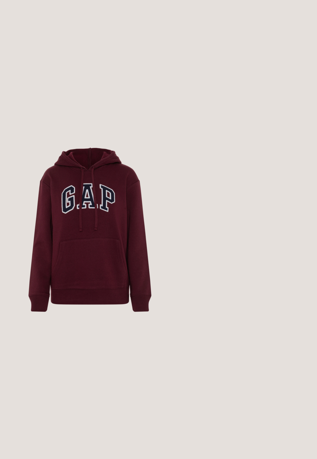 Sudadera color burdeos con bolsillo frontal, capucha con cordón, y logotipo "GAP" bordado en blanco. Tela suave con puños y dobladillo acanalados.; Camiseta blanca de manga corta con cuello en V, pequeño logotipo bordado en el pecho izquierdo y etiqueta de la marca GANT en el interior del cuello.; GAP Petite HERITAGE - Pantalones deportivos - navy uniform; Zapatillas de cuero blanco con una textura suave, punta redonda, diseño de corte bajo, cordones y una suela de plataforma que presenta un sutil logo en el lado.; Bolsa tote de plumas negra con asas dobles, que presenta una etiqueta blanca con "MADS NØRGAARD COPENHAGEN". Textura suave y acolchada y forma redondeada.; Pendientes de aro de metal dorado con forma cuadrada, bordes suaves y un acabado pulido, que reflejan la luz con una superficie brillante.
