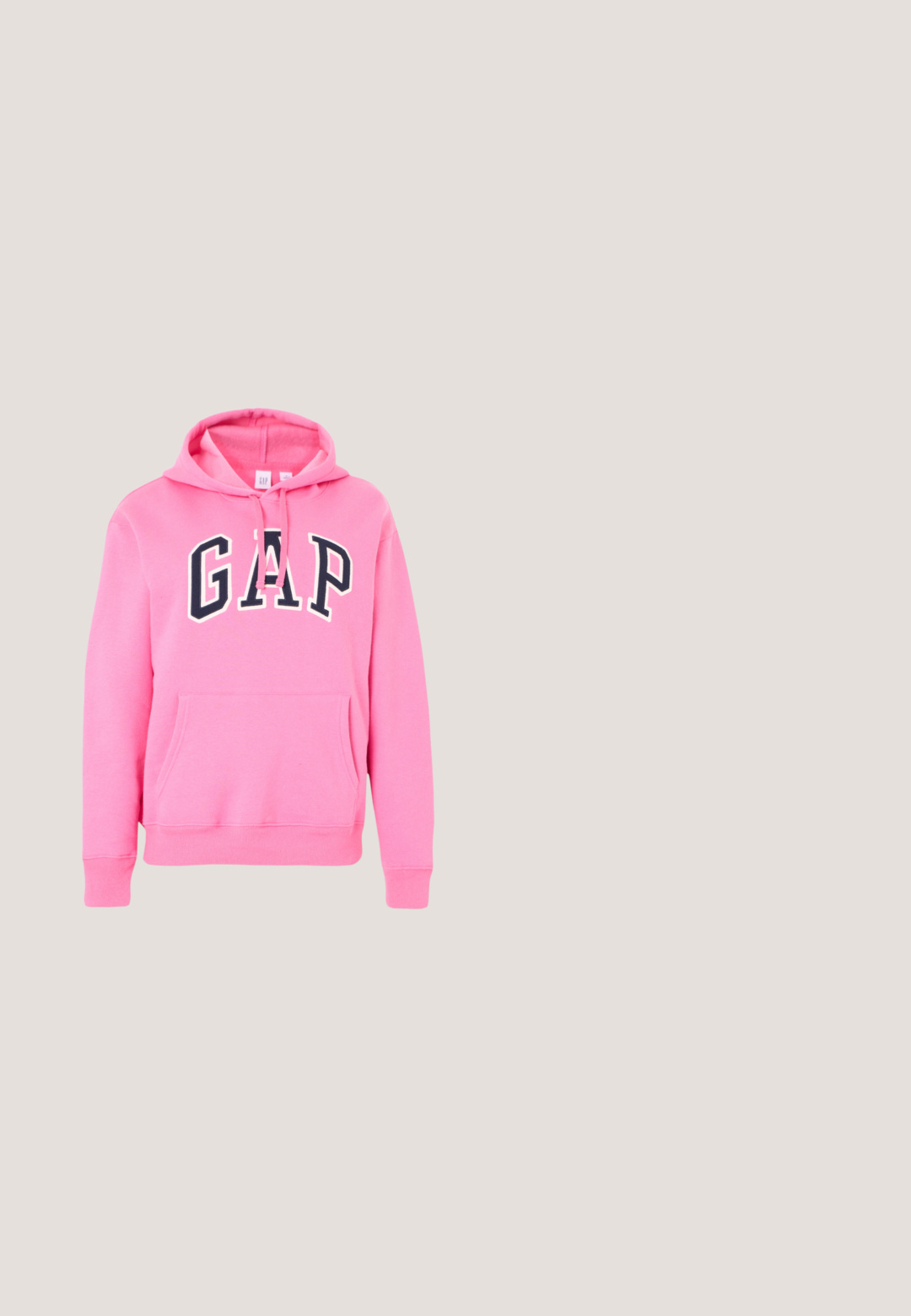 Sweat à capuche rose avec poche avant et logo GAP noir en lettres majuscules sur la poitrine, doté de cordons à la capuche.; T-shirt rose clair court avec un motif de cœur blanc et le texte « Chica Caliente » sur le devant, manches courtes et col rond.; Jean gris taille haute à jambes larges avec bouton frontal, fermeture éclair et cinq poches, présenté sur un fond blanc uni.; Baskets basses beiges avec semelle épaisse, bout perforé, col de talon rose et lacets brun foncé sur un fond gris clair uni.; Sac fourre-tout en toile rose avec deux anses et un scrunchie en tissu rose attaché en forme de feuille sur fond blanc.; Boucles d'oreilles anneaux en argent incrustées de cristaux facettés clairs, avec attaches à tige et embouts transparents sur fond blanc.