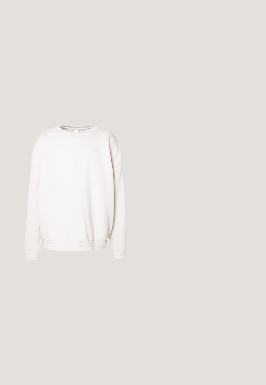 Biely crewneck sveter, vyrobený z mäkkej látky, s malým svetlomodrým logom Nike na hrudi, s rebrovanými manžetami a lemom.; Tmavošedé tričko s krátkym rukávom s bielym logom "Dickies." na ľavom prsníku, s okrúhlym výstrihom a voľným strihom.; Džínsy s širokými nohavicami v tmavomodrej farbe. Majú vysoký pás, vypchávky na opasok a klasický dizajn s piatimi vreckami. Šitý lem s čistým zakončením.; Šedá semišová teniska so zlatými akcentmi, textúrovanými panelmi a zladenými šnúrkami. Má polstrovanú podrážku a detail loga na boku.; Trojuholníkový batoh cez rameno v olivovo zelenej farbe s čiernym zipsom, nastaviteľným popruhom, bočným vreckom a logom "ONLY SONS" na prednej strane.; Náramok s korálkami s viacfarebnými valcovými a okrúhlymi korálkami, vrátane strieborných a pruhovaných vzorov, usporiadaný do uzavretej slučky.