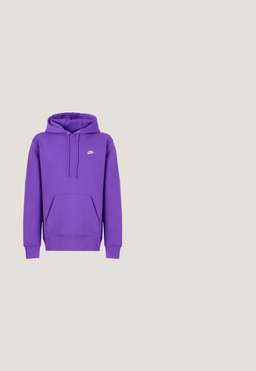 Lilla Nike hoodie med en forlommes, snoretræk i huen og hvidt logo på brystet. Lavet af blødt sweatshirtmateriale.; Hvid bomulds T-shirt med et fremtrædende sort "Just Do It" logo og Nike swoosh. Klassisk crew neck design med korte ærmer.; Sorte sweatshirtbukser lavet af blødt stof, med elastisk talje og snoretræk, ribbede ankler og en lille logo-detalje på siden.; Hvide høje sneakers med et sort swoosh, struktureret grå tåhætte og flad hvid sål. Har seks snørrehuller og syede detaljer.; Sort kompakt crossbody taske med front lynlåslomme, justerbar rem og tekstureret stof mod en ensfarvet baggrund.; Sølv metal kædelykke med sammenkoblede led, prydet med en rektangulær lås, indgraveret med "CK." Glat, poleret overflade.