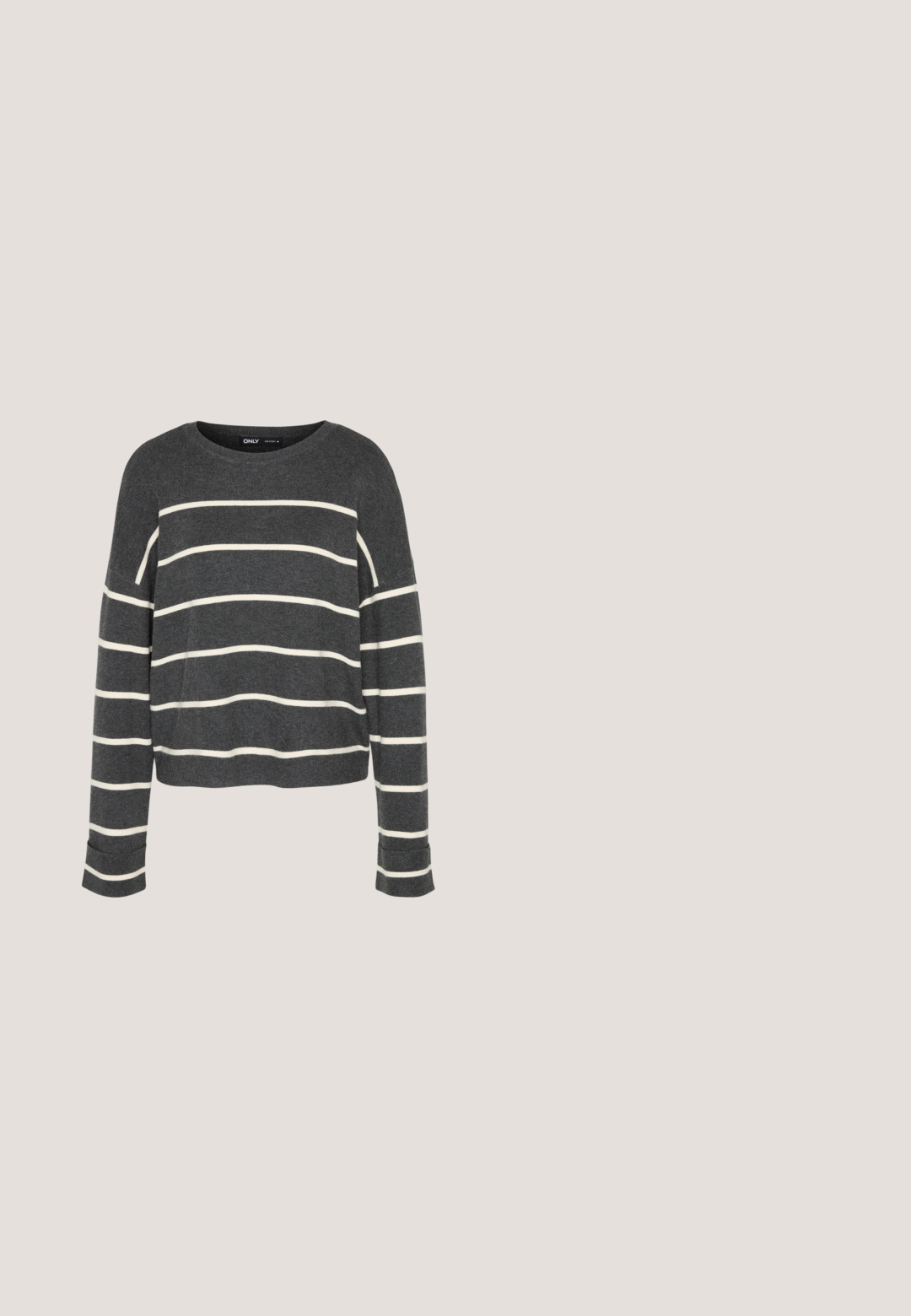 Pull long à manches longues gris foncé avec des rayures horizontales blanches, encolure ronde, texture côtelée et design légèrement court.; Monki Pantalon classique - black; Chaussure argentée à talon haut avec bride arrière et deux boucles, reposant sur une surface en cuir argenté brillante et capitonnée.; Lunettes de soleil noires avec des verres gris, ornées d'un motif en grille de petits rhinestones métalliques le long des montures. Fini lisse, design angulaire.; Sac à main gris texturé avec une poignée rembourrée, des accents en maille, une bandoulière ajustable et un fermoir à l'avant. Design compact avec une forme arrondie.; Boucles d'oreilles en argent en forme de lettre C courbée, ornées de rhinestones ronds et transparents le long du bord. Texture métallique lisse.