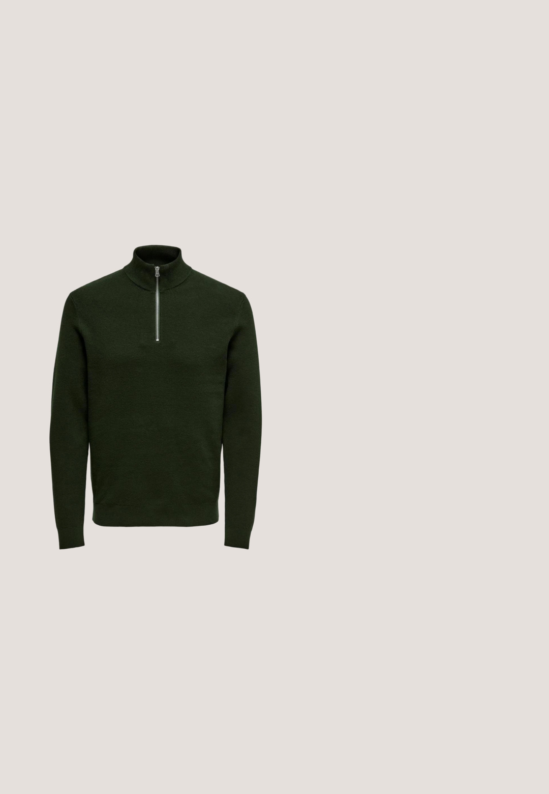 Donkergroen pullovertrui met een hoge kraag en een korte rits. Gemaakt van gestructureerde brei-stof, met lange mouwen en een aansluitende zoom.; Groene katoenen t-shirt met een ronde hals, korte mouwen en een klein rood Levi's-logo op de linkerkant van de borst. Zachte textuur, normale pasvorm.; Denim salopette met verstelbare schouderbanden, wijde pijpen en een voorzak met een label. Lichtblauwe kleur met een gestructureerde afwerking.; Zwarte en groene sportieve schoen met gaaspanelen, ronde punt, gedetailleerde zool en veters. Heeft een logo-accent aan de zijkant.; Zonnebril met transparant montuur en vierkante blauwe gradientglazen schuin op een witte achtergrond.; Zwarte duffeltas gemaakt van duurzaam materiaal, voorzien van twee bovenhandvatten, een verstelbare schouderriem en een ritssluiting. Gladde, matte textuur.