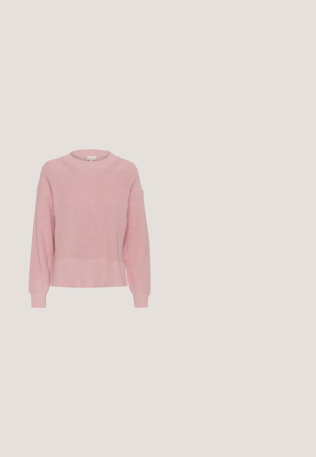 Roze gebreide trui met een ronde hals, verlaagde schouders en geribbelde manchetten. Heeft een gestructureerd steekpatroon en een ontspannen pasvorm.; Roze corduroy overhemdjack met lange mouwen, twee borstzakken en bruin knopen. Heeft een klassieke kraag en een gestructureerde ribstof.; Lichtroze broek gemaakt van zachte stof, met een brede elastische tailleband, rechte pijpen en zonder zichtbare zakken of patronen.; Roze suède sneakers met een wit logo, witte accenten, ronde neus en rubberen gumzool. Vetersluiting met een gladde textuur op het bovendeel.; Zachte roze rechthoekige schoudertas met gewatteerde lange riem en handvat, minimalistisch ontwerp, Kapten & Son-logo gecentreerd aan de voorkant.; Lucardi Armband - gold-coloured