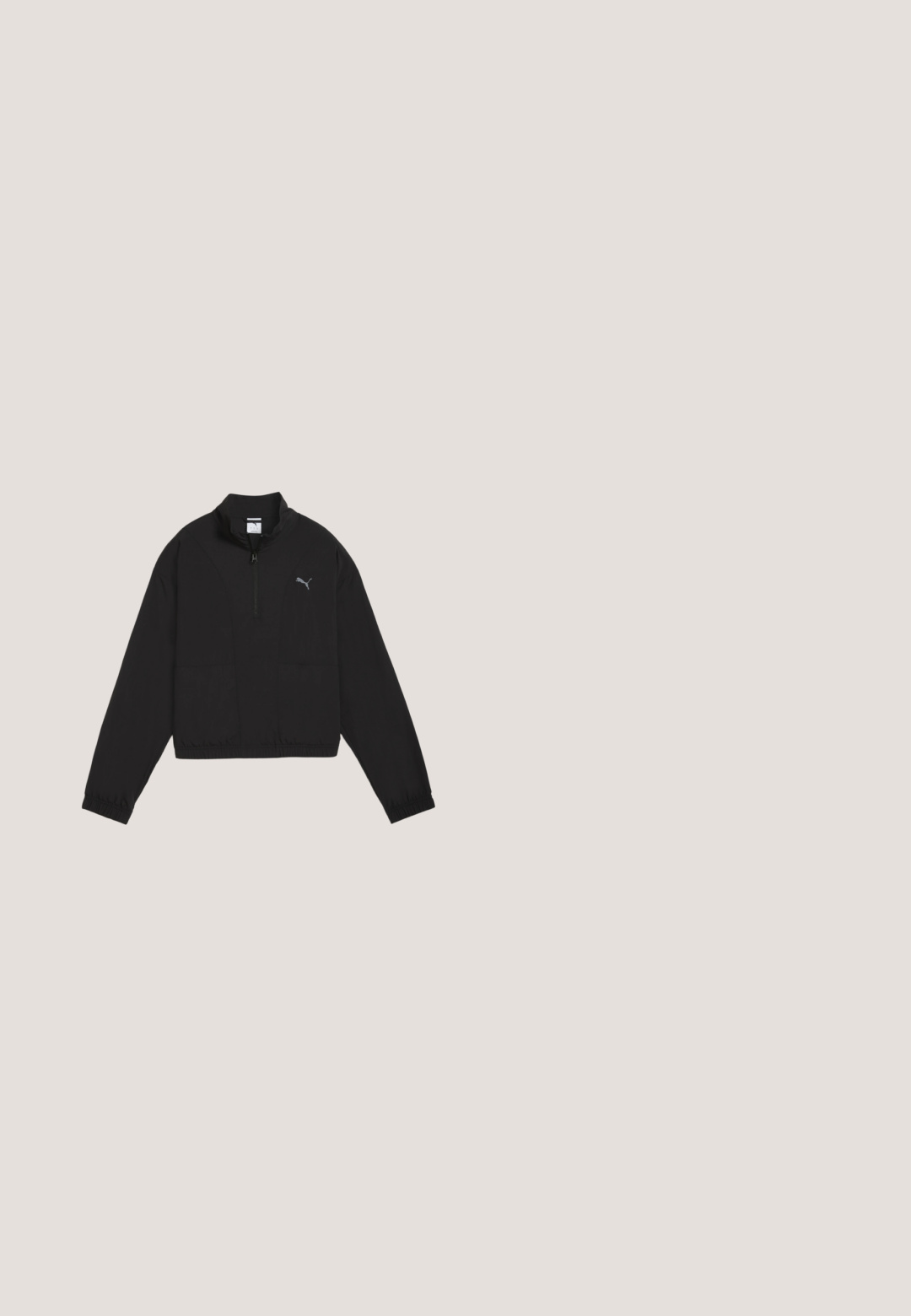 Zwarte cropped pullover met lange mouwen en kwart ritssluiting, elastische boorden en zoom, met een klein Puma-logo op de linkerborst.; Zwarte shirt met korte mouwen met een subtiel luipaardpatroon, elastische zoom en klein wit Puma-logo op de borst.; Vans CINCHED CHECK - Baggy jeans - light stonewash; Lage Puma sneaker in lichtroze suède met donkerpaarse leren details, bijpassende veters en bruine rubberen zool, zijaanzicht.; Kleine zilveren Puma handtas met zwarte biezen, dubbele handvatten, afneembare schouderriem en Puma-logo met slogan aan de voorkant.; Zilveren metalen kettinghalsband met langwerpige schakels en een veilige sluiting, met een gladde, gepolijste afwerking.