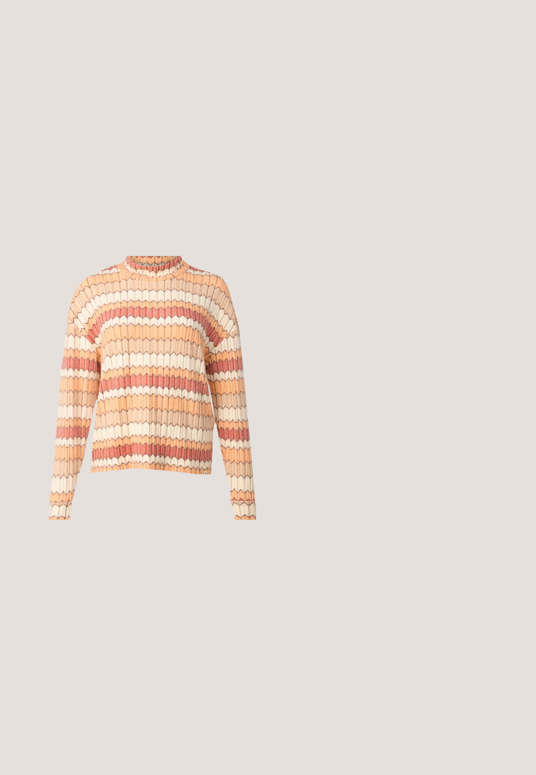 Strickpullover mit hohem Kragen, der ein geometrisches Muster in den Farbtönen Pfirsich, Creme und Rost zeigt. Lange Ärmel mit gerippten Bündchen.; Hellblaues T-Shirt mit kurzen Ärmeln und Rundhalsausschnitt mit kleinem weißem Polo Ralph Lauren-Logo auf der linken Brust, bestickt.; Marineblaue Shorts mit hoher Taille, Gürtelschlaufen, Knopfleiste und Frontreißverschluss, auf hellem einfarbigem Hintergrund gezeigt.; Sneaker mit einem navyblauen Lederobermaterial, orangefarbigen Akzenten, beigefarbenen Velourslederdetails und schwarzen Schnürsenkeln. Ausgestattet mit einer Gummisohle und einem Logo an der Seite.; Rechteckige Lederhandtasche mit kurzem Träger, mit geometrischen Farbblöcken in Blau, Grün, Pink, Lila, Orange und Beige mit goldfarbenem Verschluss.; Goldfarbener Kettenarmband mit großen Gliedern, ausgestattet mit einem grünen quadratischen Edelstein und einem runden Anhänger. Beinhaltet einen Toggle-Verschluss zum Schließen.