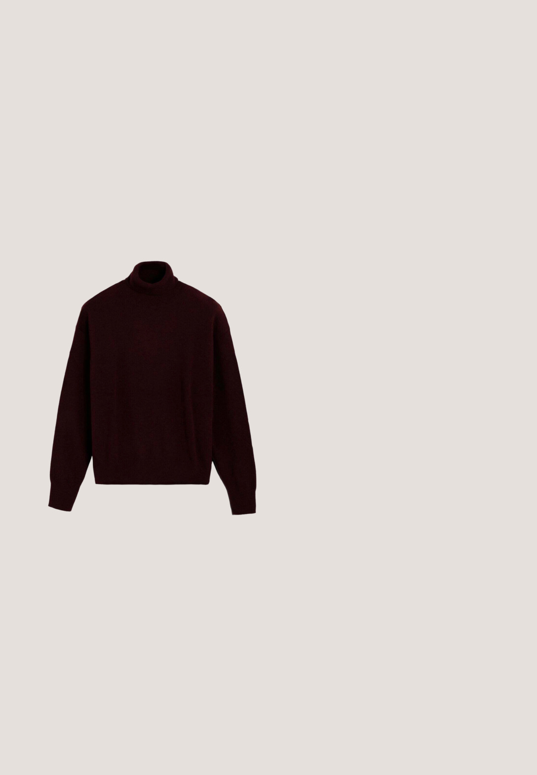 Dunkelbraune Satinbluse mit Kragen und sanftem Glanz. Enthält ein Etikett mit "NEXT"-Markierung an der Innenseite des Halsausschnitts.; Burgunderfarbener Rollkragenpullover mit langen Ärmeln. Aus weichem Material gefertigt, bietet er eine lässige Passform und gerippte Bündchen, die Wärme und Komfort bieten.; Dunkelbraune Herrenleder-Pennyloafers mit schwarzer Sohle und Steppdetails entlang der Spitze, im Seitenprofil gezeigt.; Dunkelrote Cat-Eye-Sonnenbrille mit getönten Gläsern und dünnem goldenem Steg, liegend auf einer weißen Oberfläche.; Große Tote-Bag mit dunkelroten und hellrosa Chevron-Streifen und langen Griffen, gefertigt aus gemischtem glattem und strukturiertem Leder.; Dunkelroter Ledergürtel mit dekorativer silberner Schnalle, mehreren Einstelllöchern und einer abgesteppten Kantenverzierung.