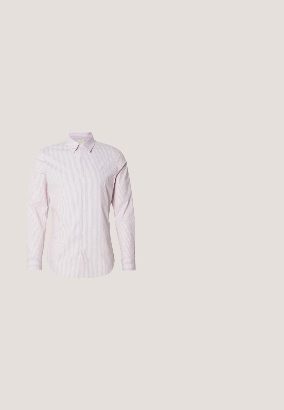 Heledad roosa triibuline pikakä sleeves shirt, mis on valmistatud puuvillast, omab nööpidega krae ja väikest logo rinna peal. Sile tekstuur.; Tumedast lillad elastse vööga püksid vertikaalsete triipude ja peente trükitud aktsentidega. Kerge materjal, mis on mugava lõikega.; Mustad nahast loafers ümarate varvaste ja peente õmblusdetailidega. Sile tekstuur ja madal konts, tagaküljel brändimine.; Tumepruun lips hele beežide diagonaalsete ruudustikujoontega ühtlasel heledal taustal.; Musta nahkne ristiõla kott tekstureeritud pinnaga, millel on esiküljel lukuga tasku, reguleeritav rihm ja metallist aksessuaarid.; Pruun nahkvöö siidise viimistlusega, millel on ristkülikukujuline hõbedase metallist pandlaga ja kontrastne õmblusdetail.