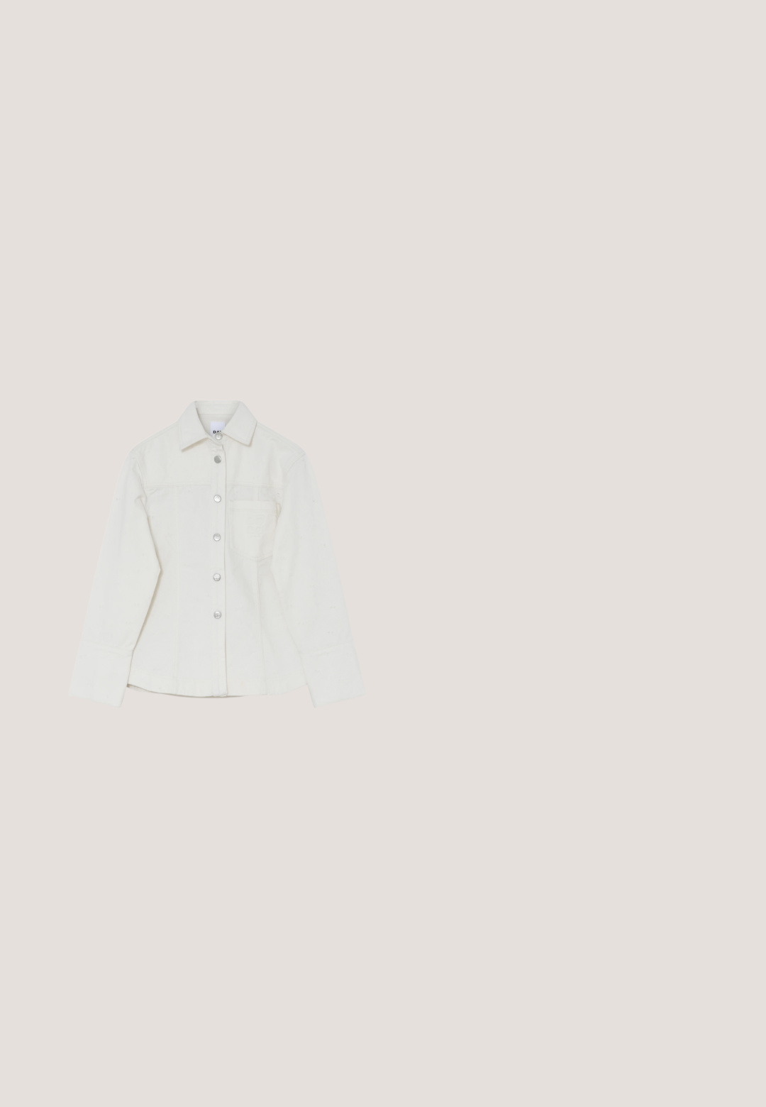 White long-sleeve jacket with collar, front chest pocket, and five silver buttons down the center.; Black sleeveless short overalls with front pockets and adjustable shoulder straps on a plain light background.; Black leather wedge sandal with thong strap and open toe, featuring a low curved heel and sleek minimalist design.; Brown tortoiseshell sunglasses with oversized square lenses, featuring five embellishments on the frame, a sleek design, and a glossy finish.; Black woven tote bag with a soft, textured body and a flat base, featuring a smooth black leather shoulder strap and rounded shape.; Pearl bracelet with irregular white pearls and gold clasp, featuring a small rectangular gold charm with a decorative design.
