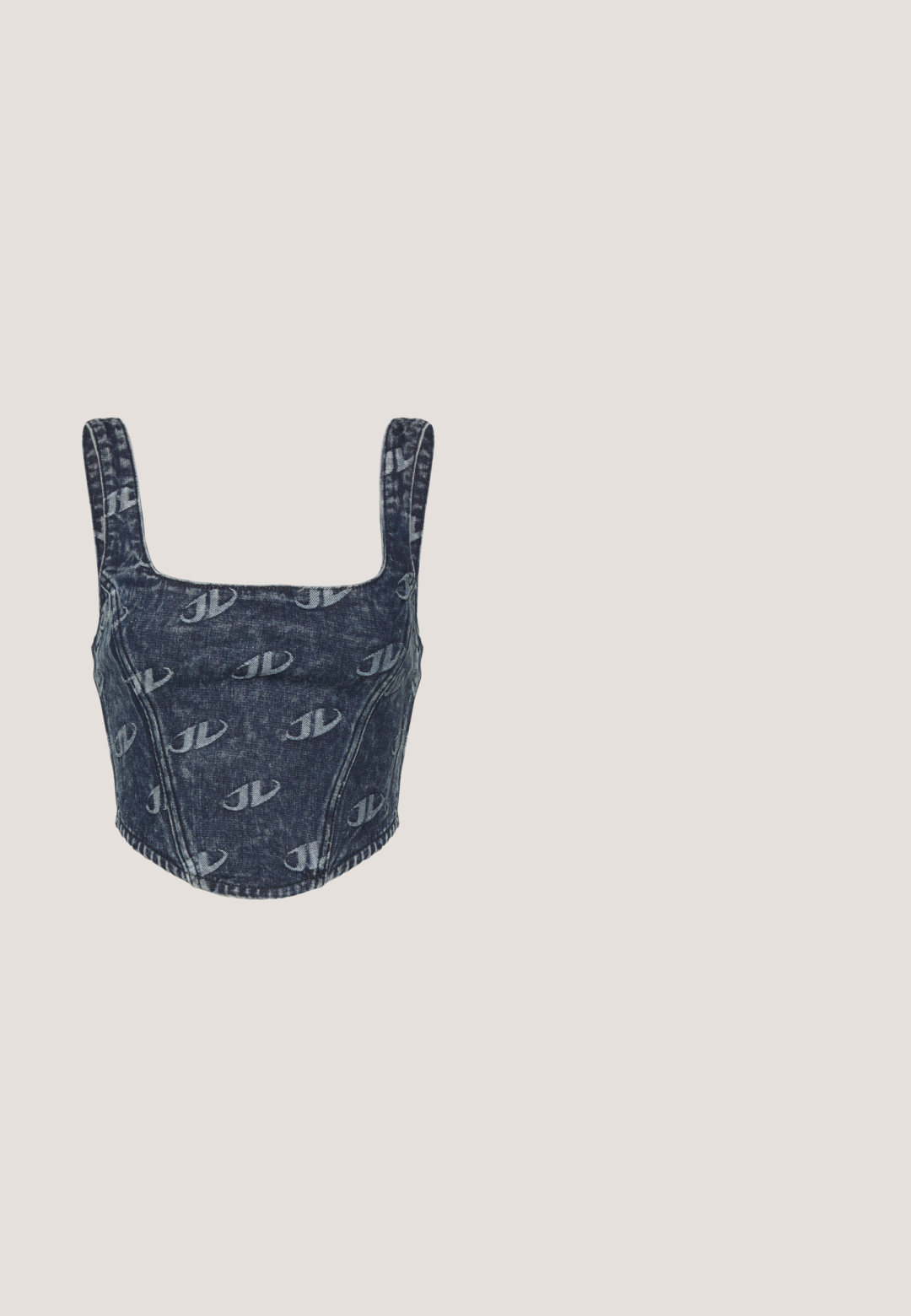 Jaded London MONOGRAM EMBOSSED CORSET - Topp - blue; Mustmustest, põlvekõrgune, esiseeliku ja klassikalise krae ning pronksitooni nööpidega. Sile tekstuur, klassikaline disain.; Mustad platvormiga kõrge kontsaga sandaalid, avatud varbaga, laia esiosa rihmaga ja reguleeritava pahkluu rihmaga. Sile nahkviimistlus ja jäme plokk-konts.; Mustad prillid ovaalsete raamidega, tumedad objektiivid ning valgete tähtede "vogue" trükk väliskülgedel. Siledast plastikust materjal.; Must mustri õlakott, millel on kaarjas kuju, hõbedane kett, eemaldatav mini kotike ja reguleeritav rihm; esiküljel on "Steve Madden" logo.; Hõbedased rõngassõrmused, millel on risti ja südame ripats. Siledad, läikivad pinnad koos poleeritud viimistlusega. Iga ripats ripub kindlas silmus.