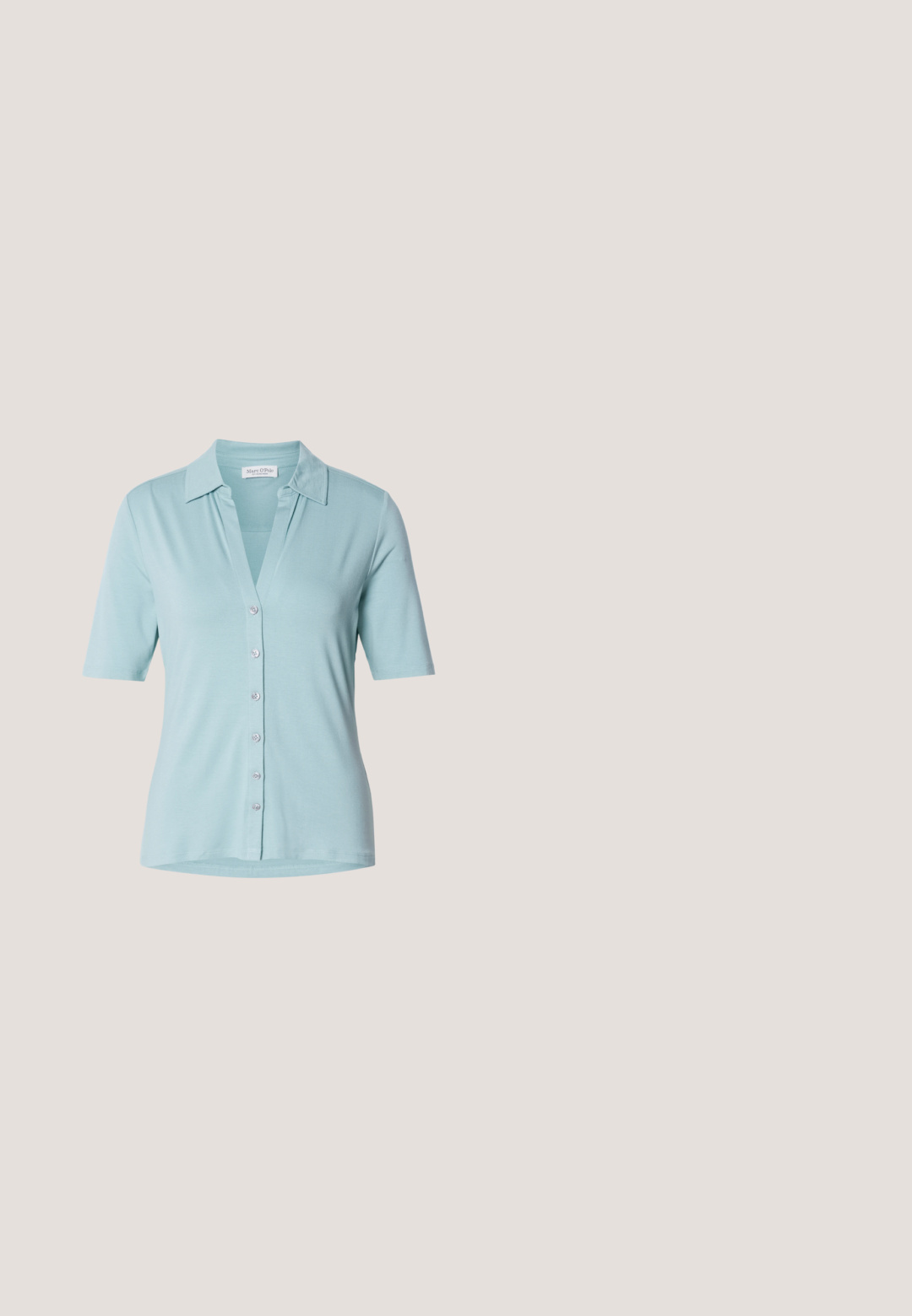 Lysblå kortærmet skjorte med krave, v-hals og knaplukning lavet af et blødt materiale. Har en glat tekstur og en afslappet pasform.; Mos Mosh MAI - Jeans Straight Leg - blue wash; Hvide platformmules med en glat overflade, åben tå-design og en kraftig hæl. Har en subtil overfladiskøm og en kontrastfarvet sål.; Anna Field by Zalando LEATHER - Shopping bags - taupe; Guldøreringe med en glat, rundet design. Har en lille hængselåbning, letvægtigt udseende og en poleret overflade.; Brun læderbælte med to cirkulære guldtonede spænder, glat tekstur og minimalistisk design. Længde og bredde varierer.