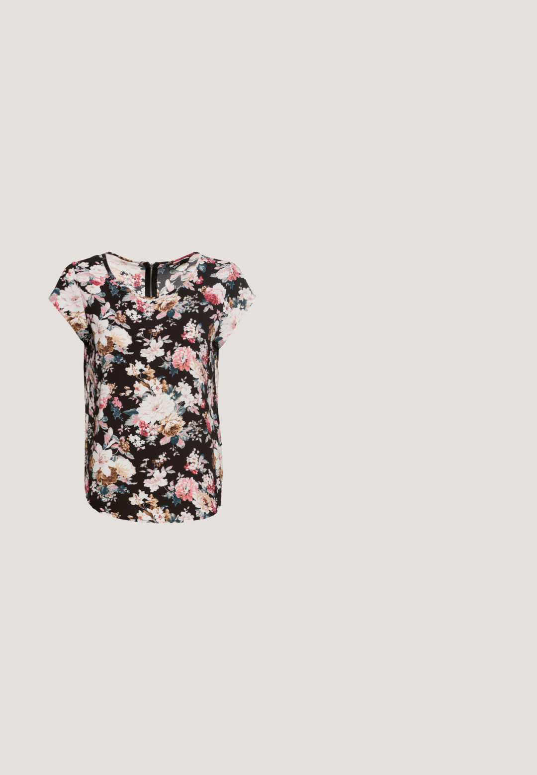 ONLY ONLVIC SS AOP TOP NOOS PTM - Blusa - black; Jeans ajustados de mezclilla azul con una cintura alta, cinco bolsillos y una textura suave. Presentan un cierre clásico de botón y pasadores para cinturón.; Sandalias de cuero negras con diseño de tiras cruzadas, hebilla ajustable y suela texturizada con estrías para un mejor agarre.; Gafas de sol negras con un acabado brillante, lentes redondos de gran tamaño que transicionan de tonos oscuros a más claros, y detalles en tono dorado en las varillas.; Bolso bandolera de faux cuero negro con textura de cocodrilo, herrajes dorados y una correa desmontable. Cuenta con un cierre de solapa y un compartimento interior.; Pendientes de aro de oro con un acabado suave y pulido. Forma redondeada, tamaño mediano, con un mecanismo de cierre seguro.