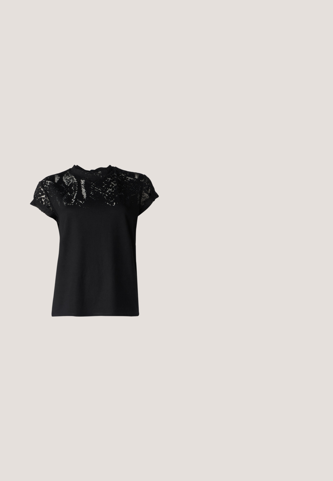 AllSaints ANNA SNAKE TEE - T-shirts print - black; Lang sort nederdel lavet af glat stof. Har en lige silhuet med en subtil gennemsigtig kant, skræddersyet talje og detail med slids bagpå.; Sort højhælet sandal med tynd ankelrem, guldlås, åben tå og blokhæl, vist fra siden på en hvid baggrund.; Sorte firkantede solbriller med gradient grå linser. Blank ramme med rene linjer. Sølvlogo-aksecent på stængerne.; Sort læderhåndtaske med en struktureret rektangulær form. Bemærkelsesværdig sølvfarvet logohardware og en slank, justerbar rem. Tekstureret overflade.; Sølv metal hoop øreringe med et tekstureret design, der har en lille post bagpå og branding på en af øreringene. Rund form med en poleret overflade.