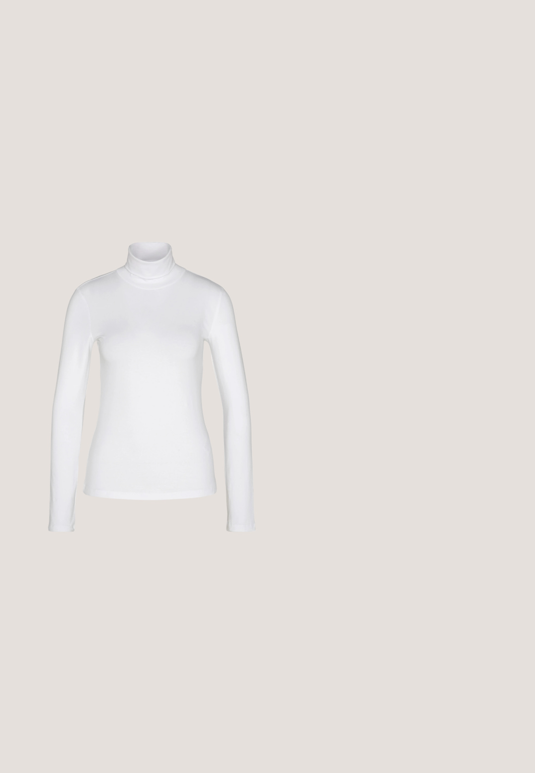 Witte langemouwen turtle neck shirt van een soepel, rekbaar stof. Heeft een strakke pasvorm en een hoge kraag. Geen zichtbare patronen of accenten.; Zwarte wijde broek van katoen met een gestructureerde afwerking. Beschikt over een taille met riem en naden op de knieën voor extra detail.; Witte suède sneakers met marineblauwe strepen, rubberen gumzool, gestructureerde bovenkant, ronde neus en veters; heeft branding aan de zijkant en op de tong.; Vagabond DEIA - Handtas - black; Zilveren hoepel oorbellen met een minimalistisch ontwerp. Cirkelvormig, gladde textuur en dun profiel. Lichtgewicht met een gepolijste afwerking.; Zwarte leren riem met een zilveren metalen gespan, met een gladde textuur en een klassiek ontwerp. De riem heeft een breedte van 3,8 cm.