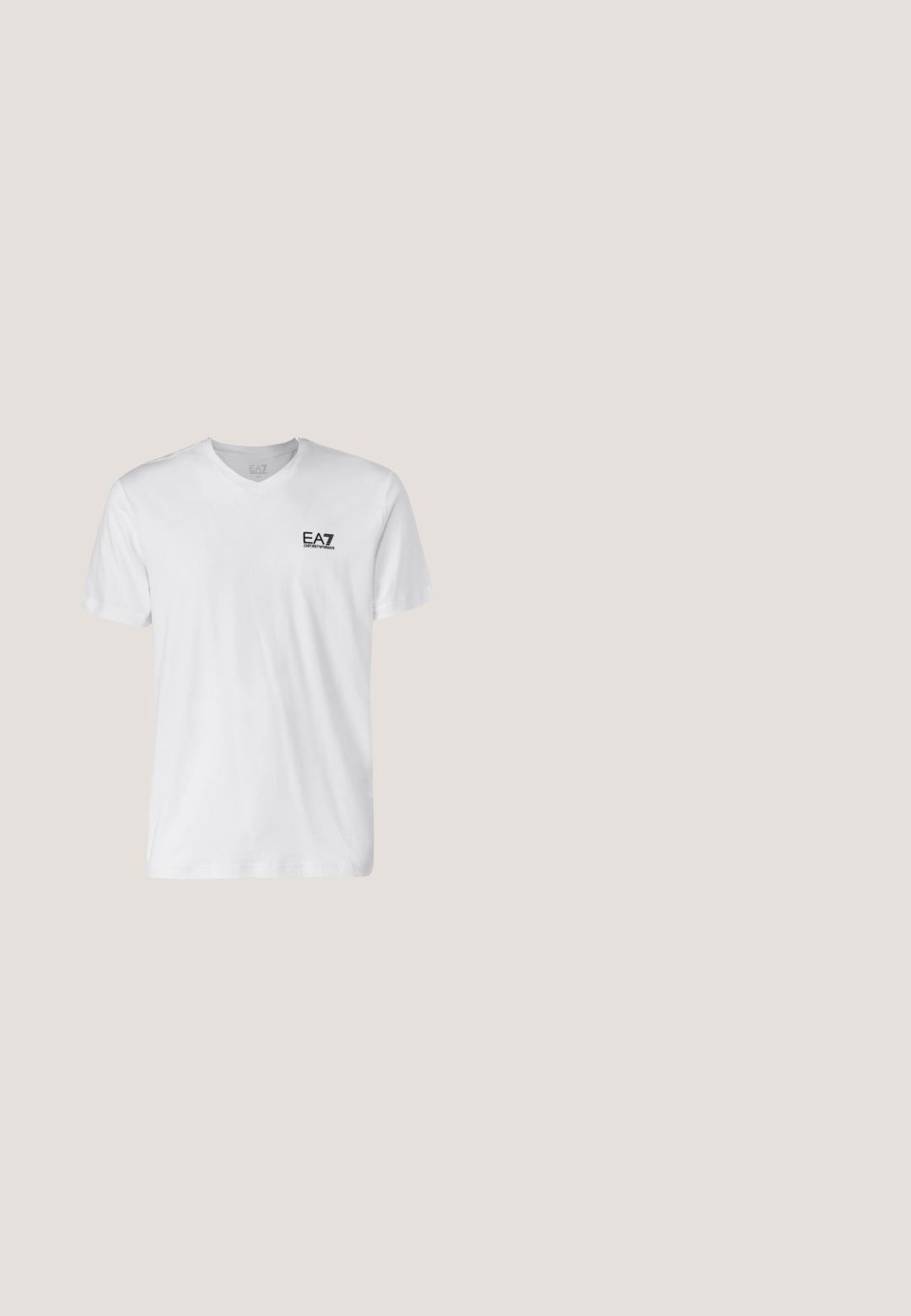 Witte katoen t-shirt met v-hals, korte mouwen, voorzien van een zwart EA7-logo op de linkerborst. Gladde textuur, eenvoudig ontwerp.; Zwarte denim jeans met een relaxte pasvorm, voorzien van een vervaagd ontwerp en versleten patches. Standaard vijf-pocketstijl en een knoopsluiting.; Witte leren sneaker met een gladde textuur, ronde neus en contrasterende kleurstripedetails nabij de veters. Beschikt over een rubberen zool en merklogo aan de zijkant.; Next AVIATOR STYLE - Zonnebril - black; Zwarte rugzak van getextureerd leer met een voorvak met ritssluiting en "ARMANI EXCHANGE" gedrukt over het midden op een horizontale band.; Metalen horloge met een grijze roestvrijstalen armband, ronde kast en een glad oppervlak. Kenmerkt een gegraveerd logo op de sluiting en een minimalistisch ontwerp.