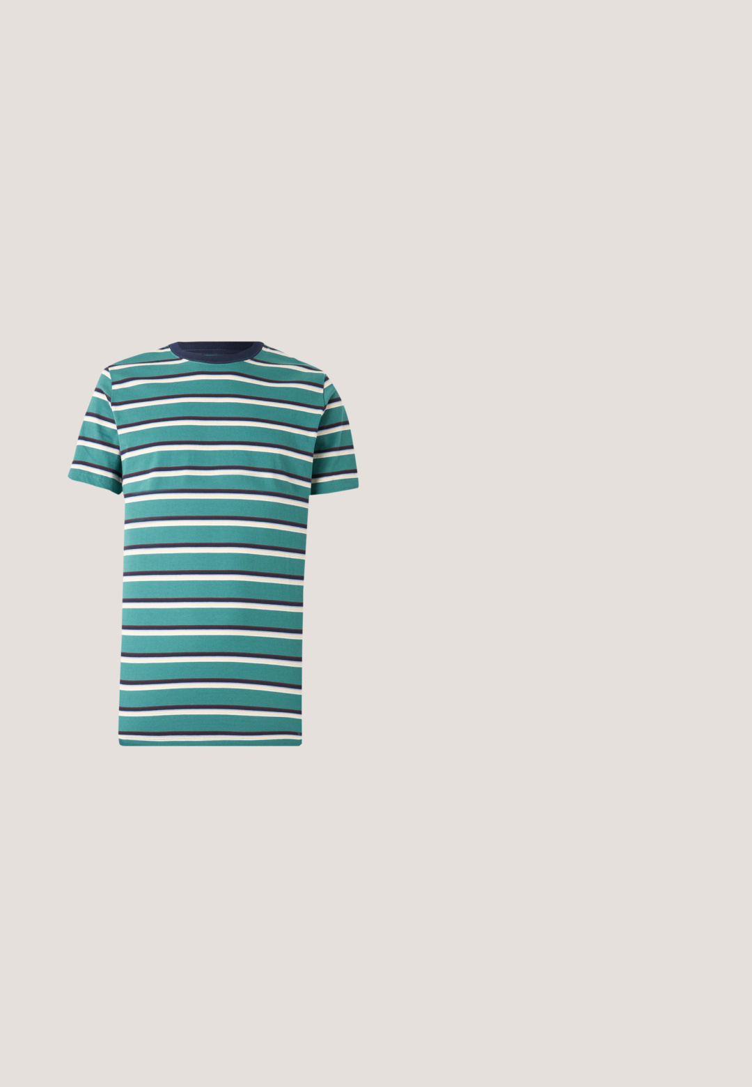 Camiseta de manga corta color verde azulado con rayas horizontales blancas y azul marino y cuello redondo azul marino, mostrada sobre un fondo blanco liso.; Pantalones ligeros de color verde neón con cintura elástica, que presentan una textura ligeramente arrugada y puños fruncidos en los tobillos.; Zapatillas Lacoste que combinan ante gris y malla, con un acento azul, detalles texturizados y suela blanca. Incluye el texto de marca en el lateral.; Gafas de sol rectangulares negras con lentes tintadas verdes y un pequeño logo en la patilla, mostradas en un ángulo ligero sobre fondo blanco.; Bolso cruzado negro con tejido texturizado, un logo verde y "LACOSTE" impreso en la correa ajustable; cuenta con un compartimento principal con cremallera.; Lacoste SPELT - Pulsera - silver-coloured