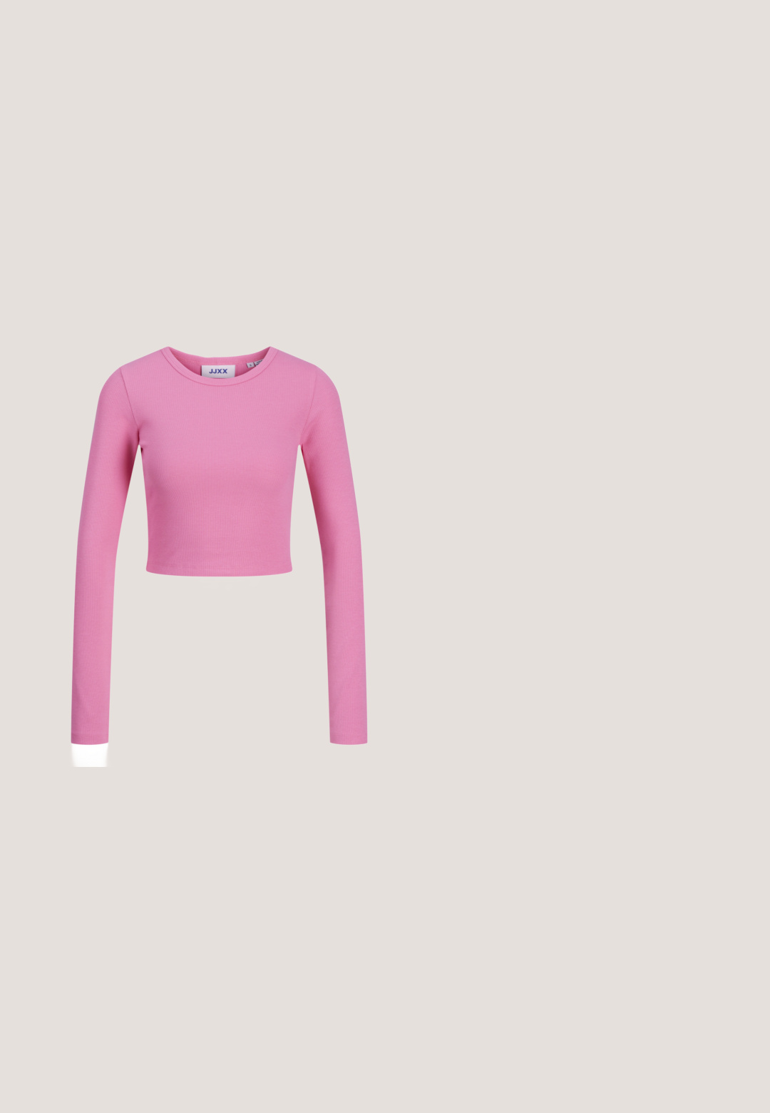 Langärmliges, kurzes Oberteil aus leichtem pinken Rippstoff. Es hat einen runden Ausschnitt und eine körpernahe Passform mit glatter Textur.; Hellblaue Denim-Weitbein-Jeans mit hoher Taille, verwaschenem Finish, Fünf-Taschen-Design und gerade geschnittenen Beinen mit rohem Saum.; Rosa Wildledersneaker mit grünen Streifen, weißen Akzenten und einer braunen Gummisohle. Verfügt über strukturierten Stoff und Logodetails an der Seite.; Schwarze ovale Sonnenbrille mit schlanken Bügeln und rot getönten Gläsern, die auf einer weißen Oberfläche liegt.; Rosa, gepolsterte Handtasche mit abgerundeter Form, aus glänzendem Material gefertigt. Verfügt über einen gerafften Griff und einen Reißverschluss für sicheren Zugang.; Silberne Creolen mit einem glatten, runden Design und glänzender Oberfläche. Verfügt über einen einfachen Scharnierverschluss für ein leichtes Tragen.